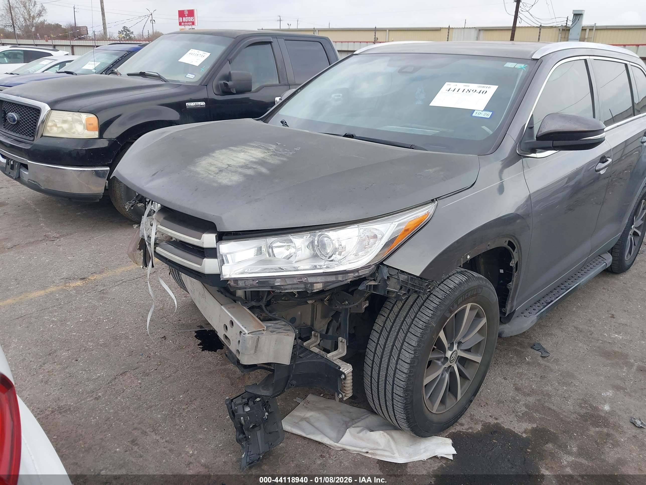 TOYOTA HIGHLANDER image 6