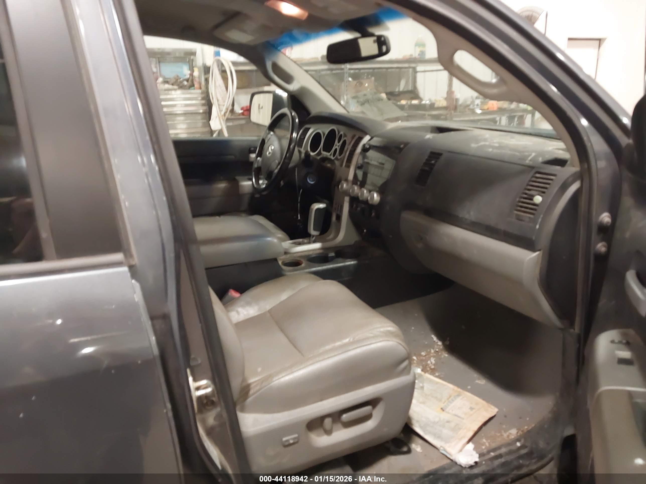 TOYOTA TUNDRA image 5