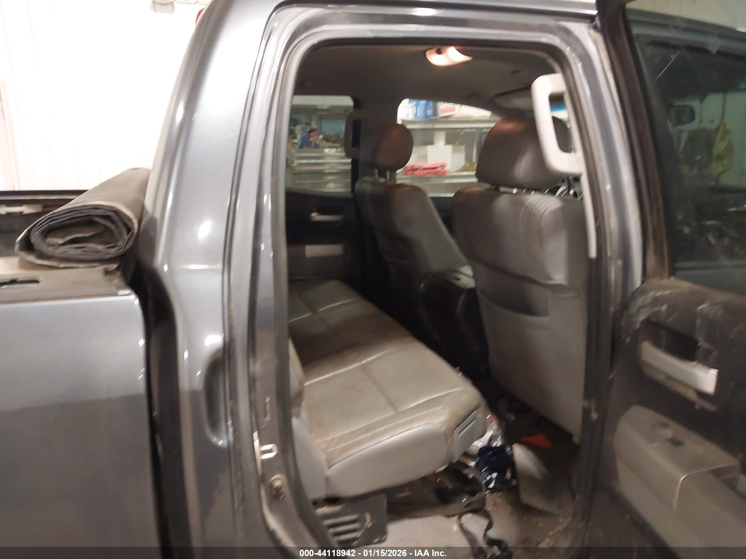 TOYOTA TUNDRA image 8