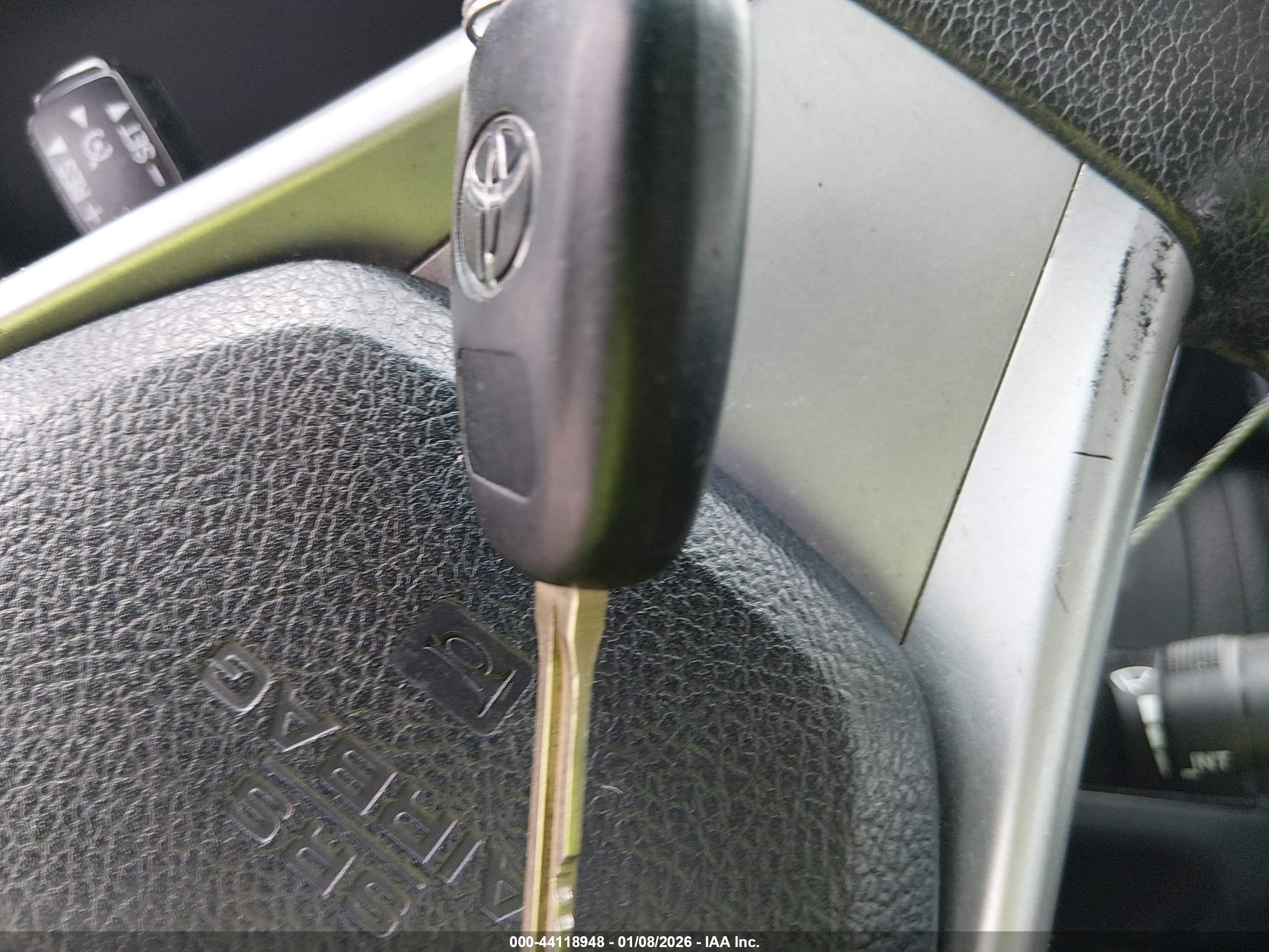 TOYOTA CAMRY image 11