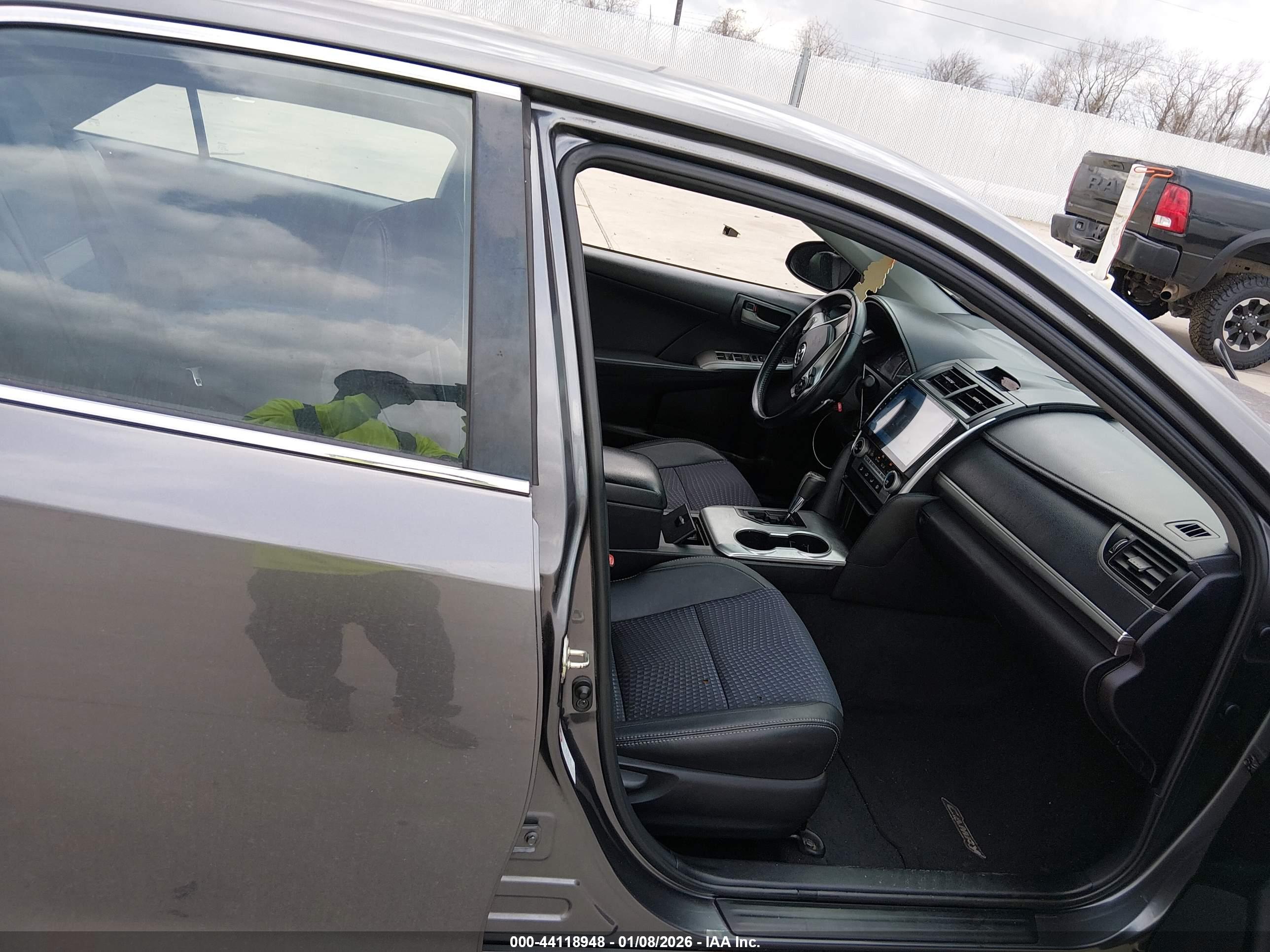 TOYOTA CAMRY image 5