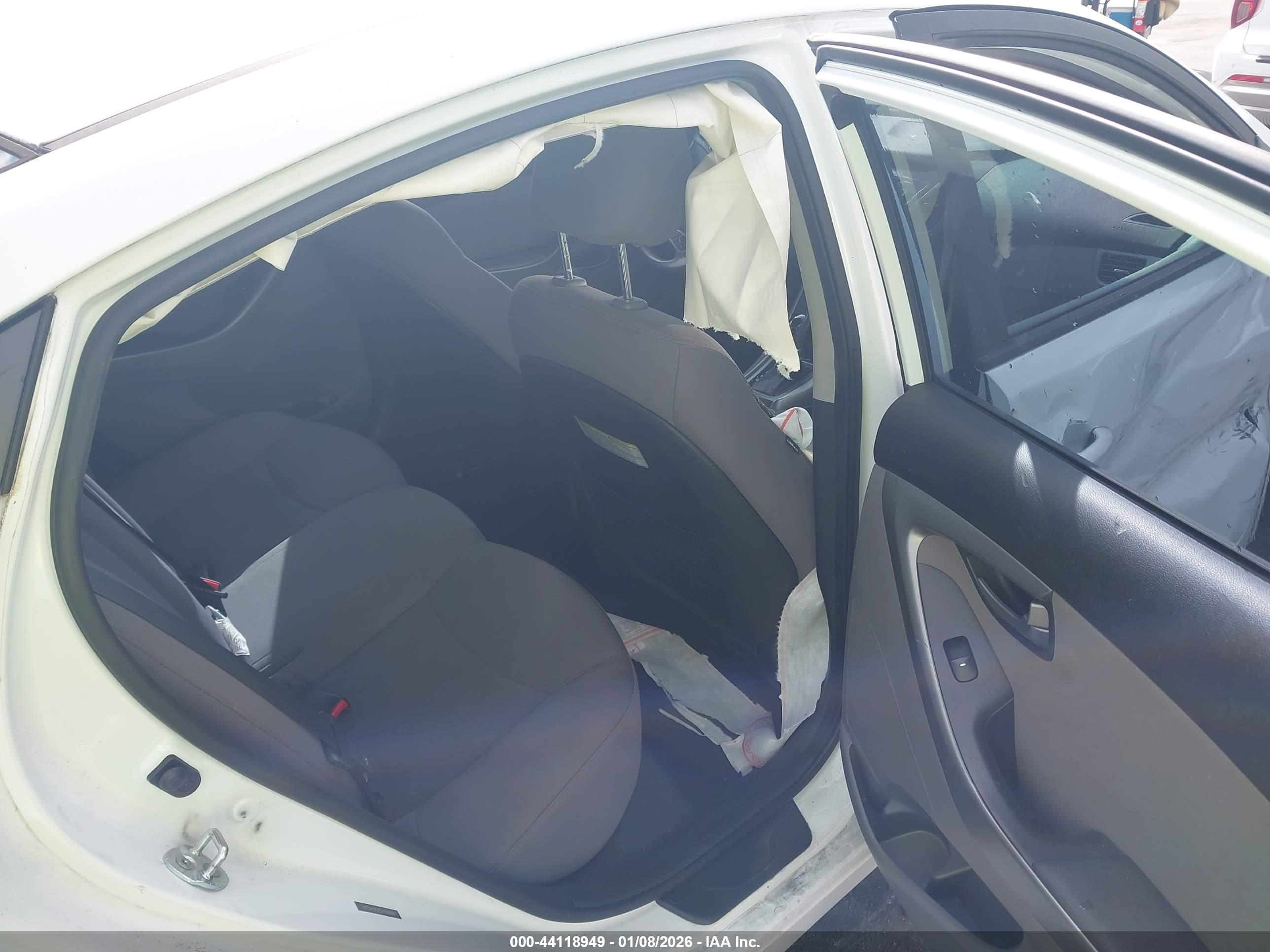 HYUNDAI ELANTRA image 8