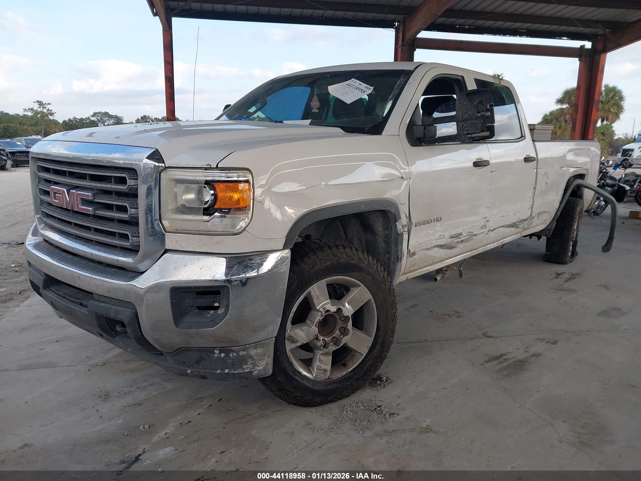 GMC SIERRA image 2