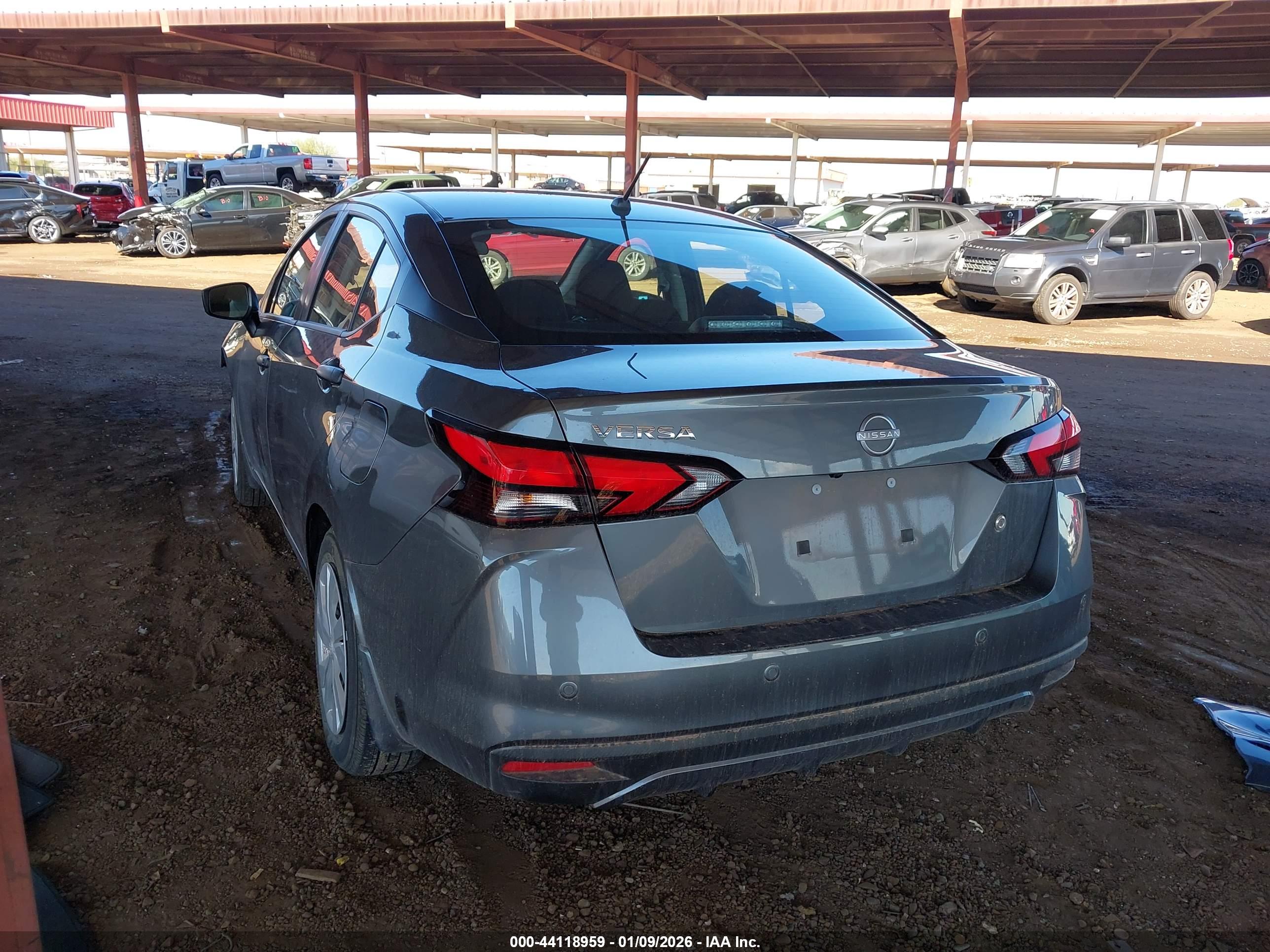 NISSAN VERSA image 3