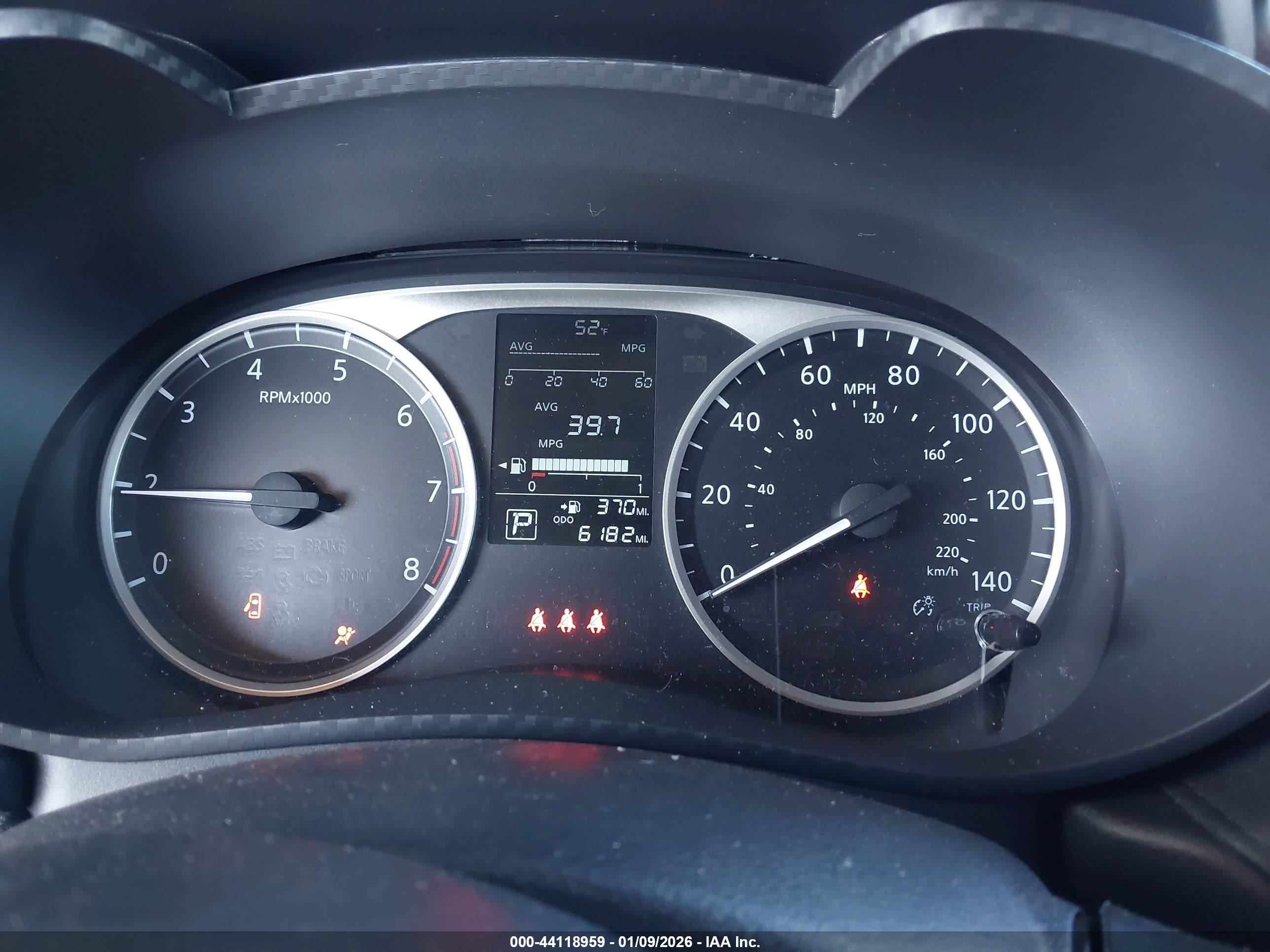 NISSAN VERSA image 7