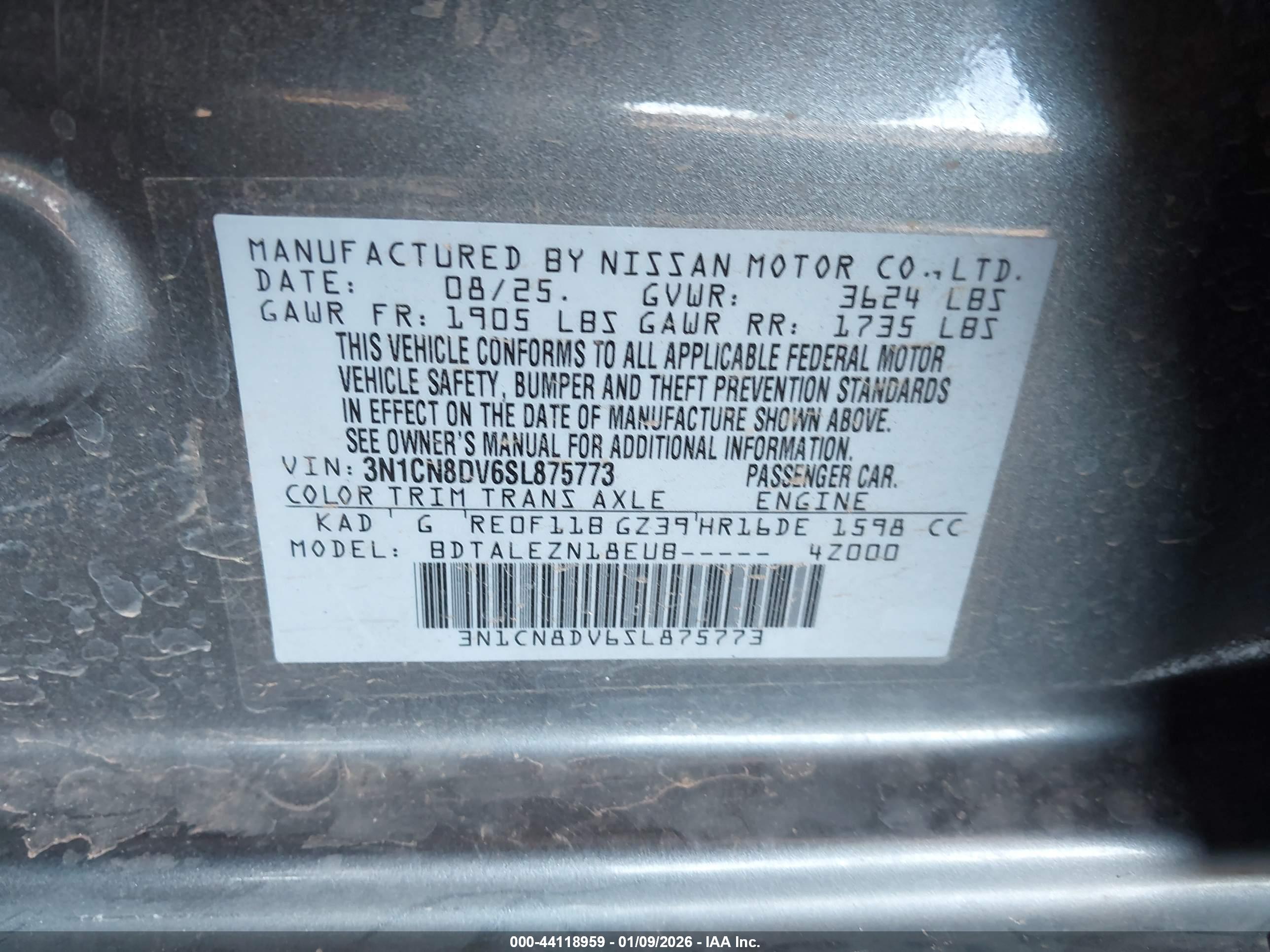 NISSAN VERSA image 9