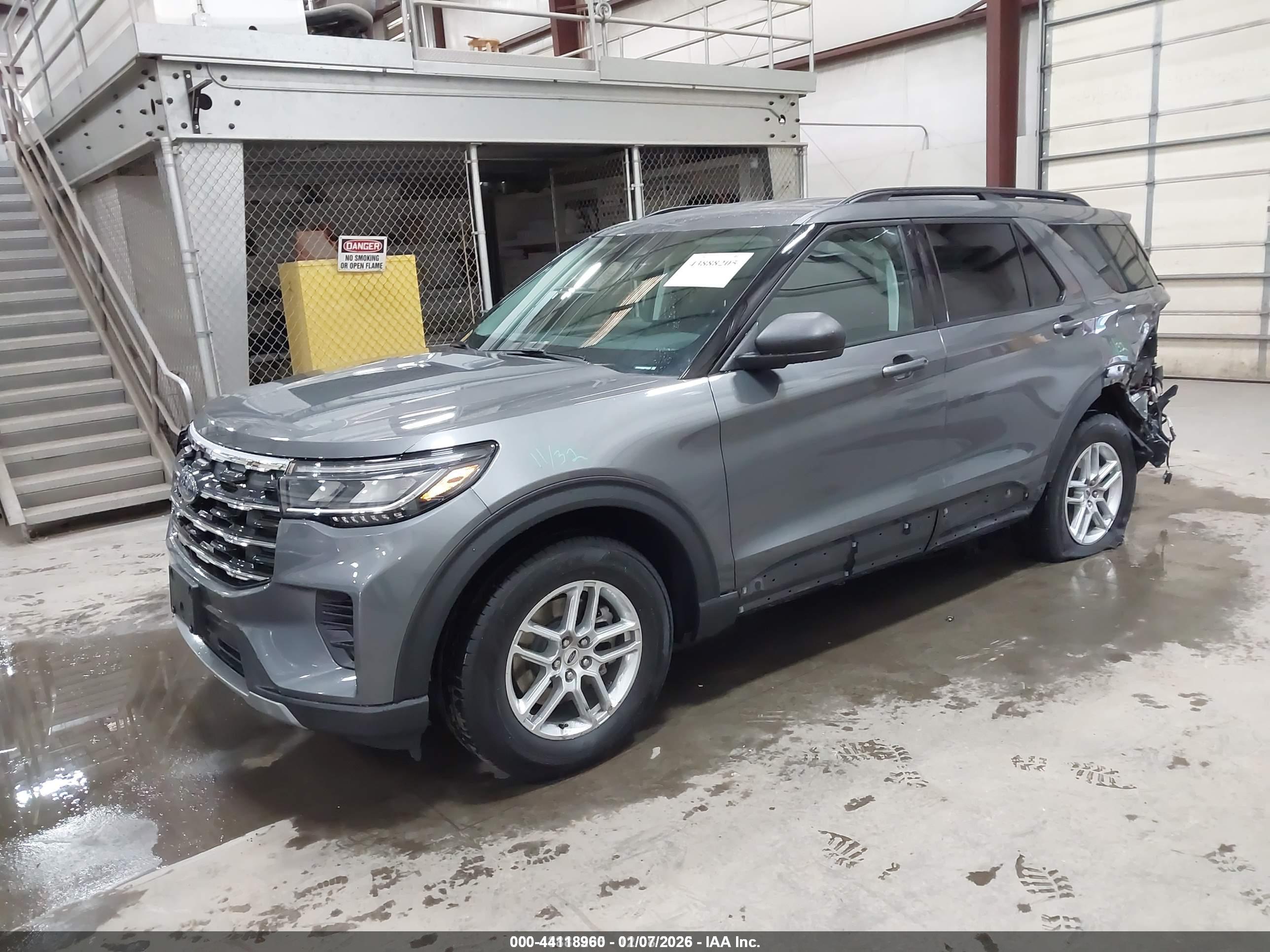 FORD EXPLORER image 2