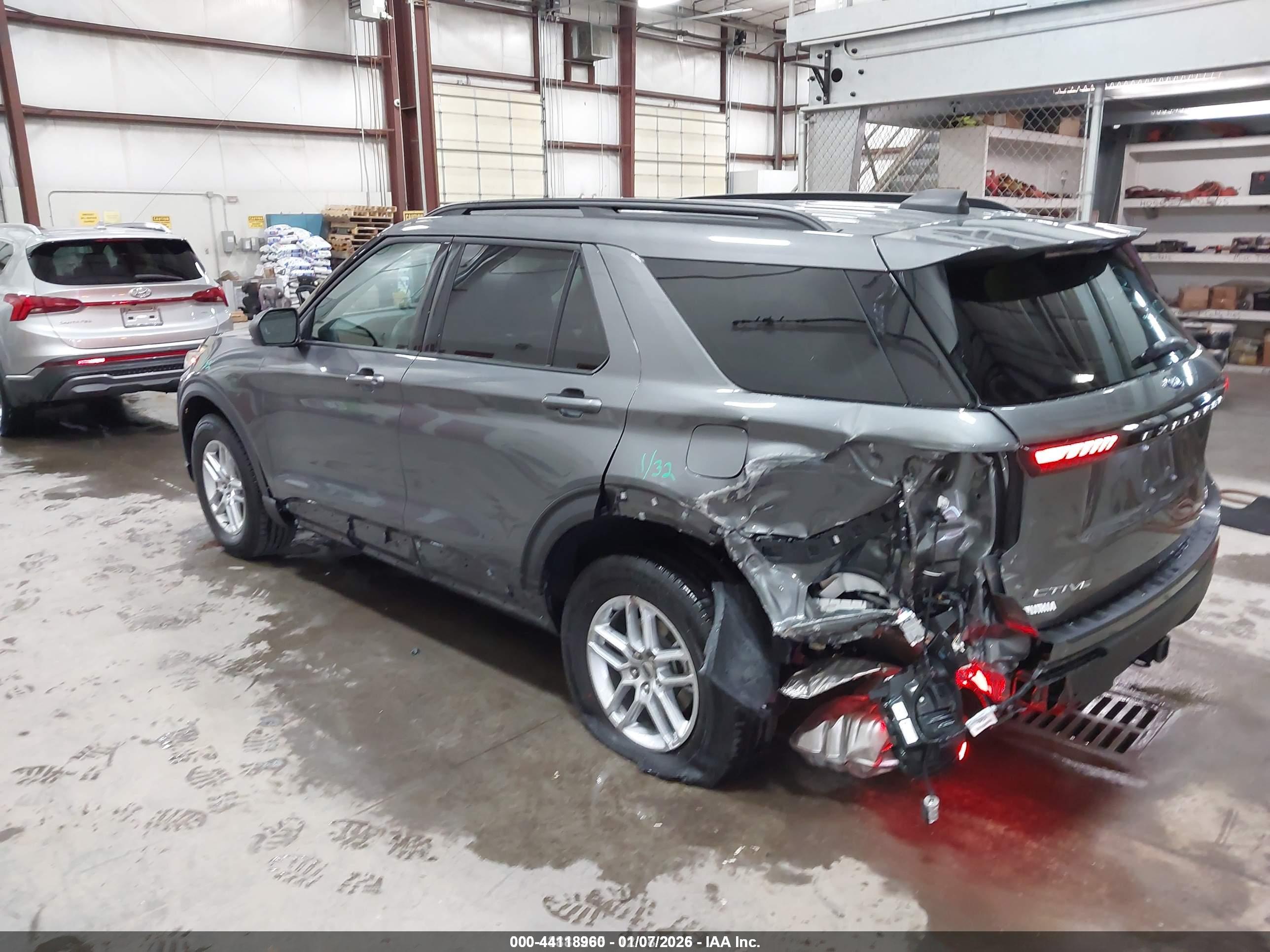 FORD EXPLORER image 3