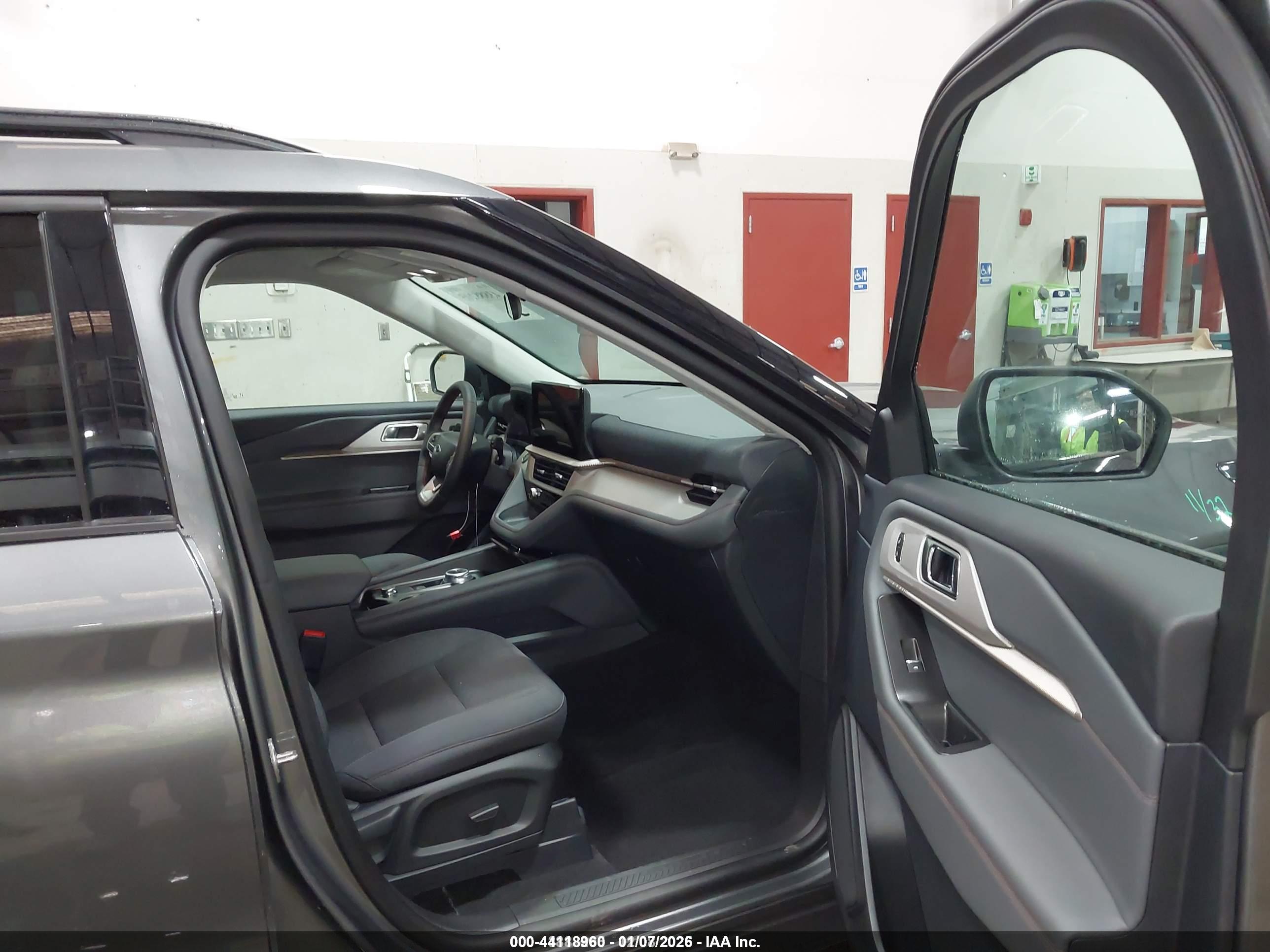 FORD EXPLORER image 5