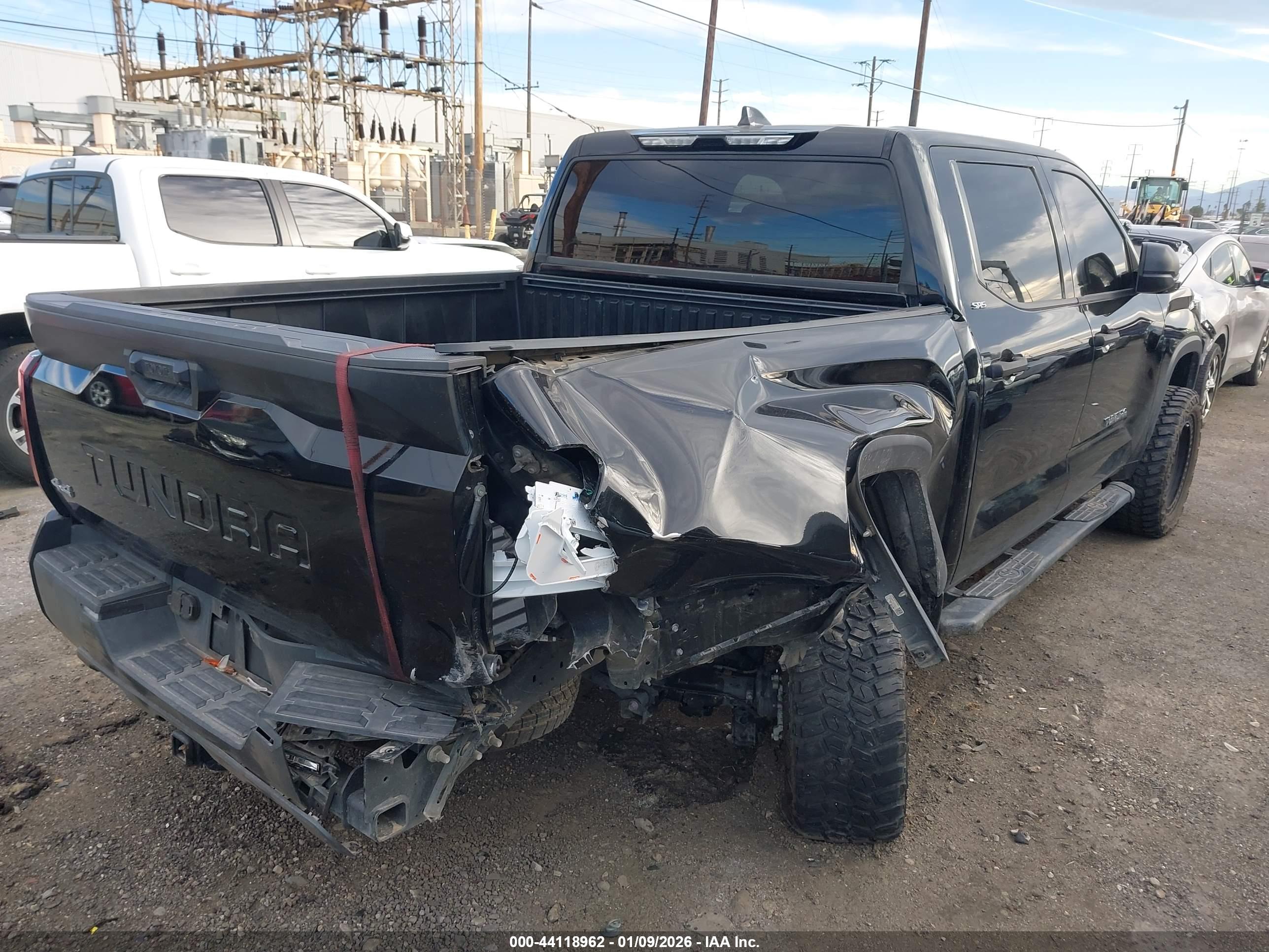 TOYOTA TUNDRA image 4