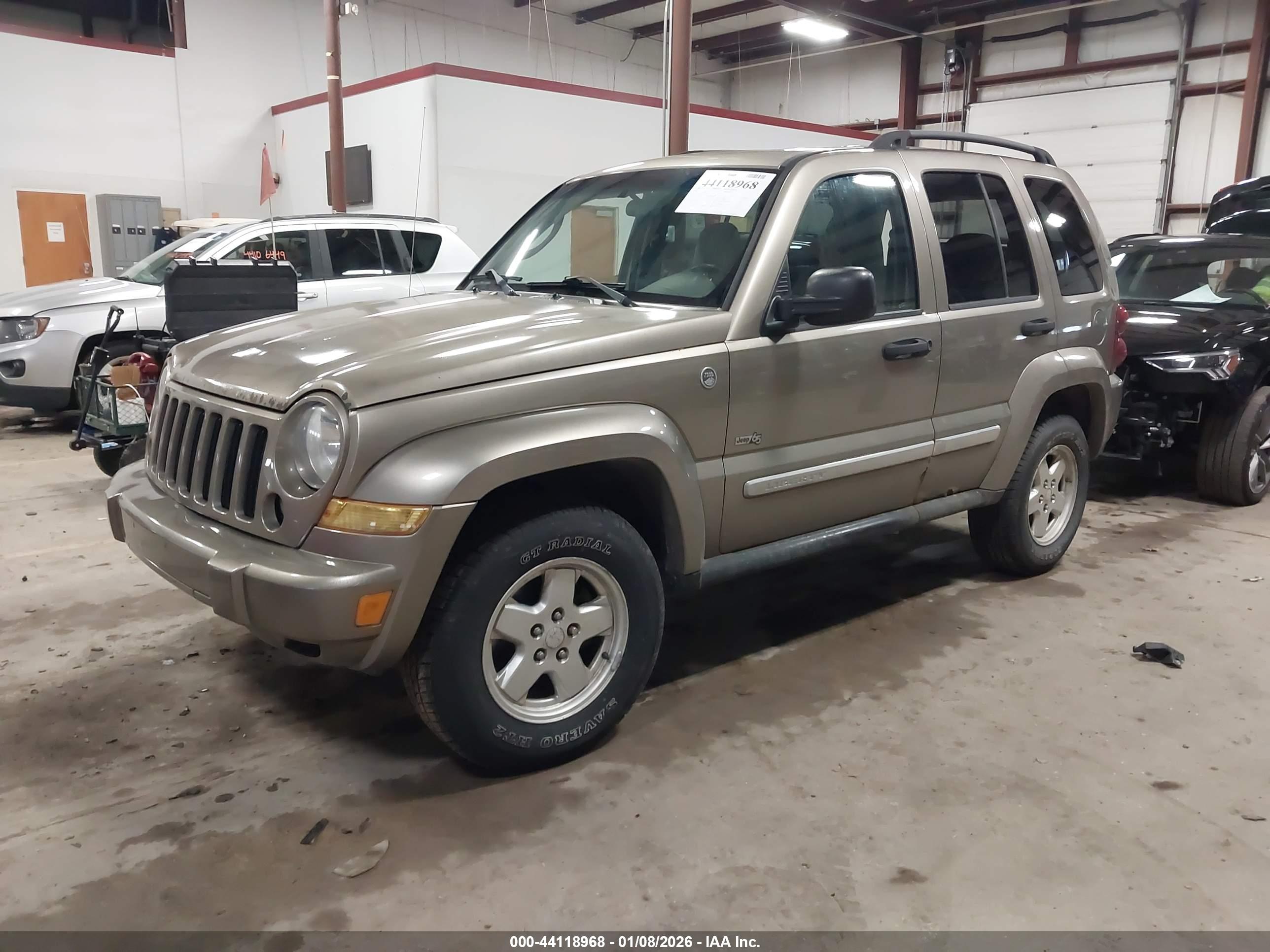 JEEP LIBERTY image 2