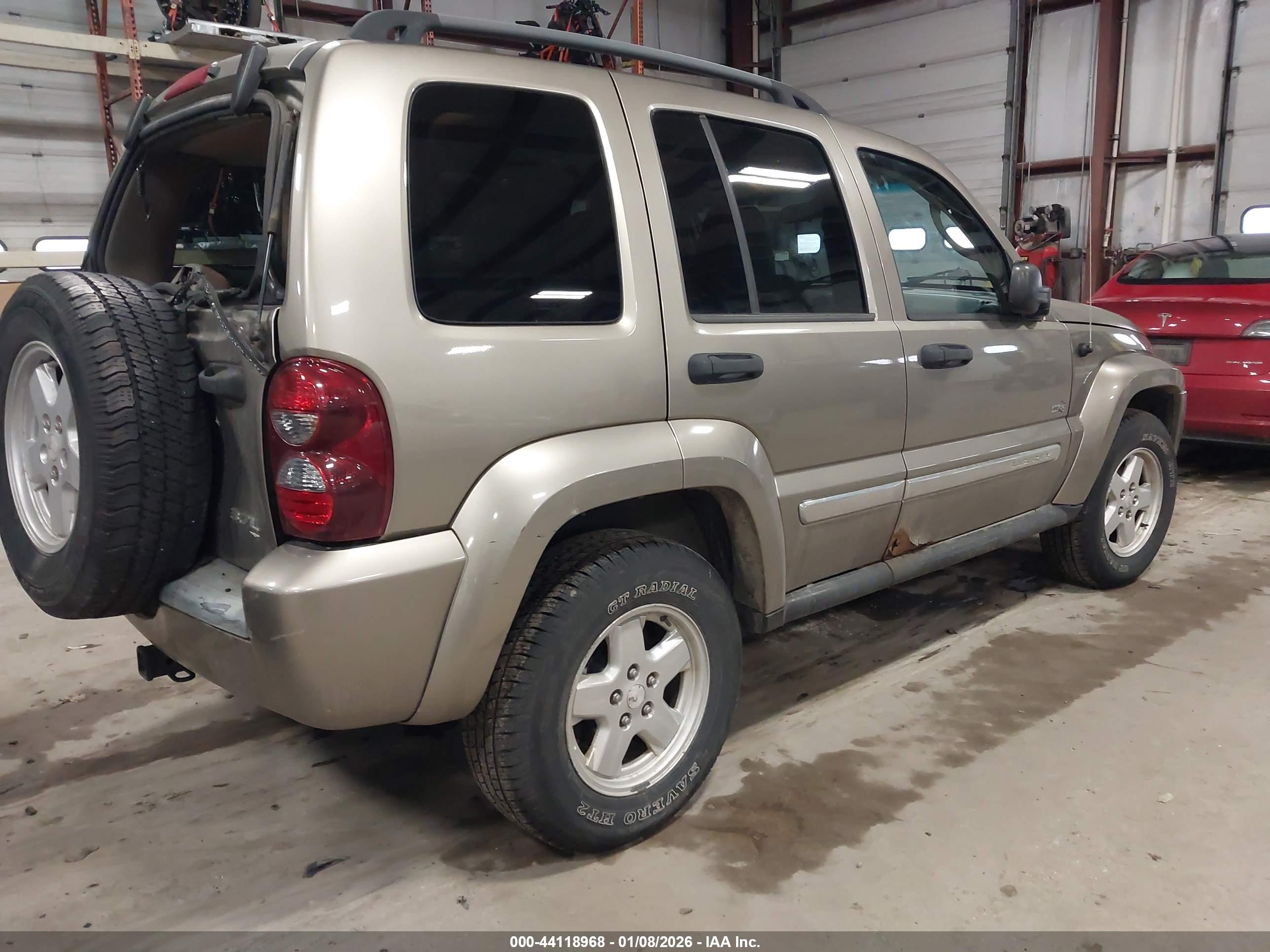 JEEP LIBERTY image 4