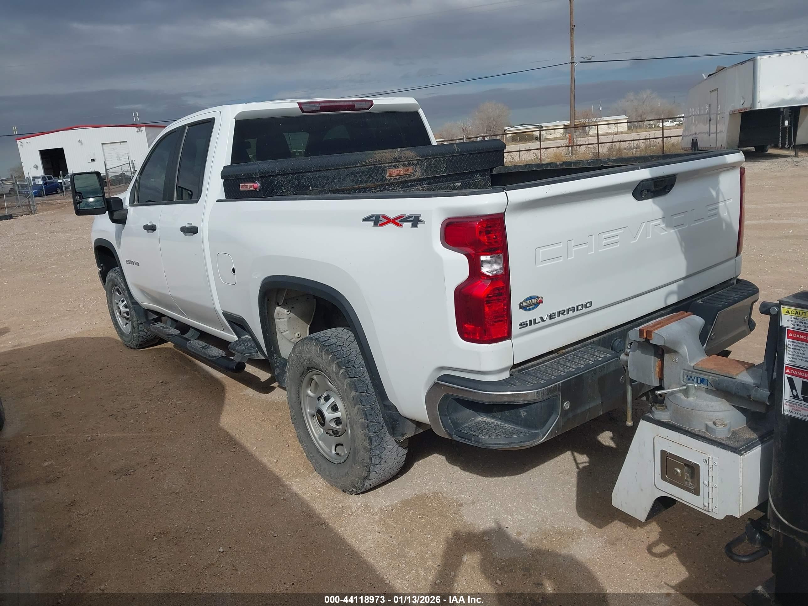 CHEVROLET SILVERADO image 3