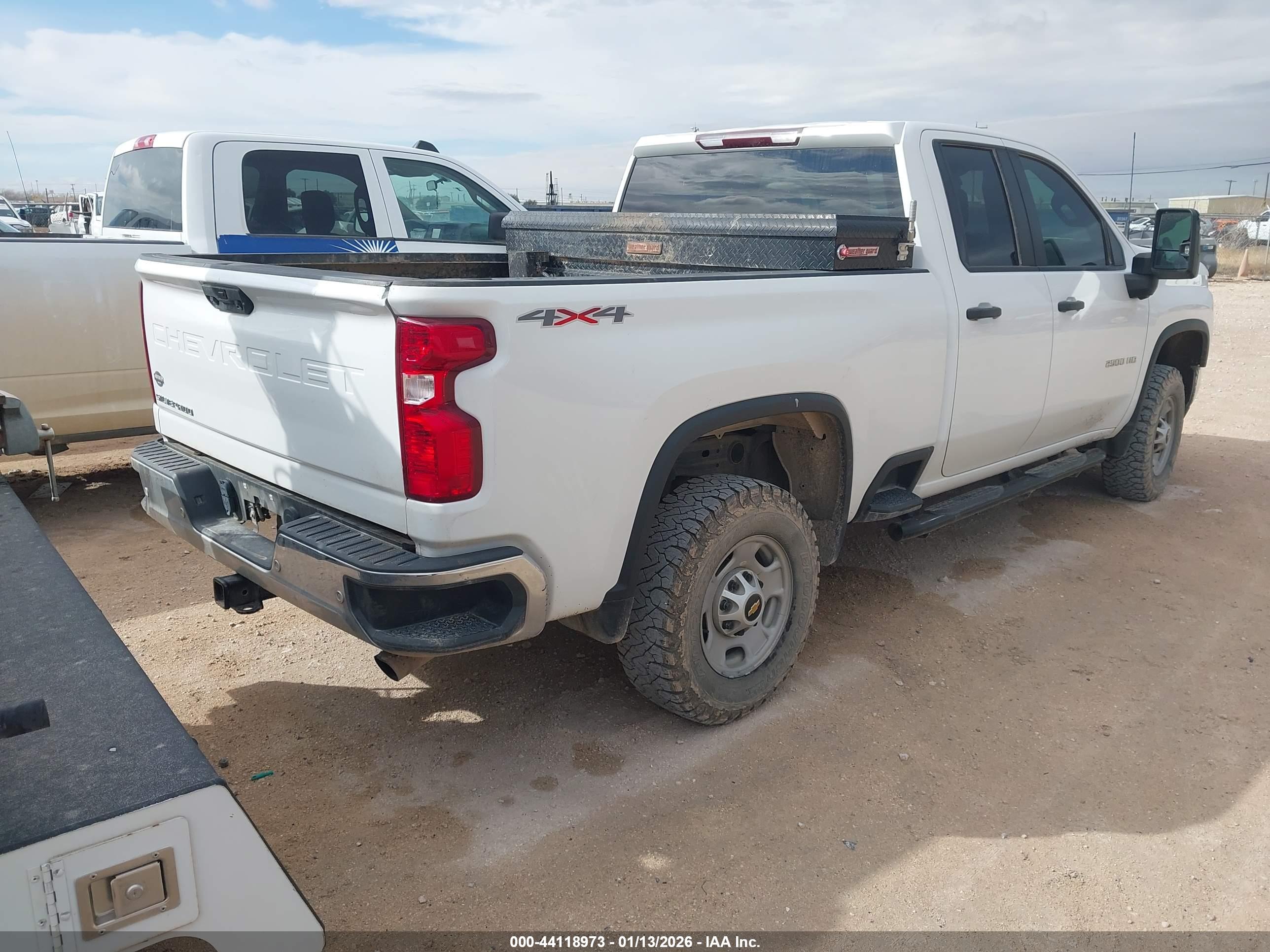 CHEVROLET SILVERADO image 4