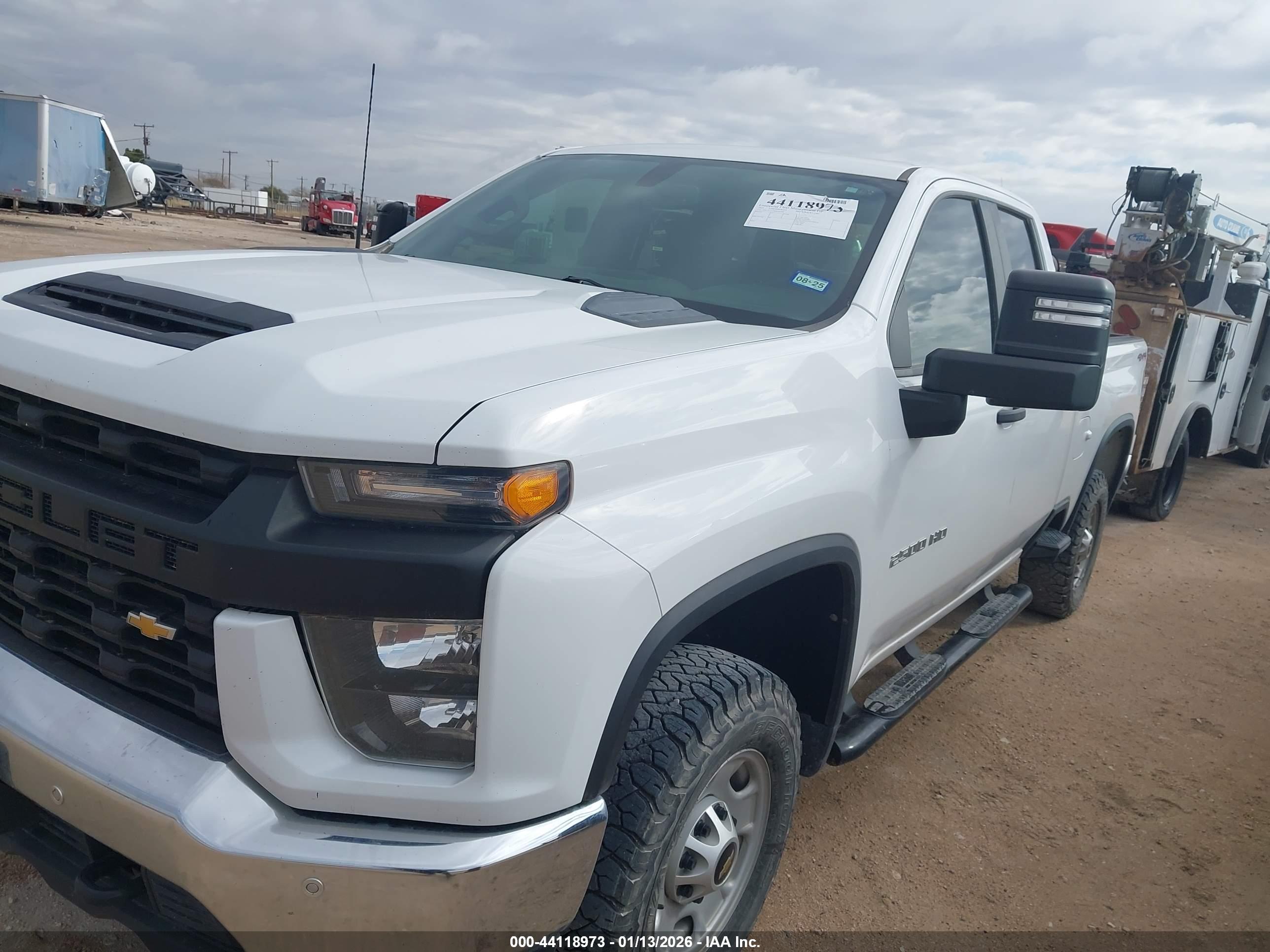 CHEVROLET SILVERADO image 6