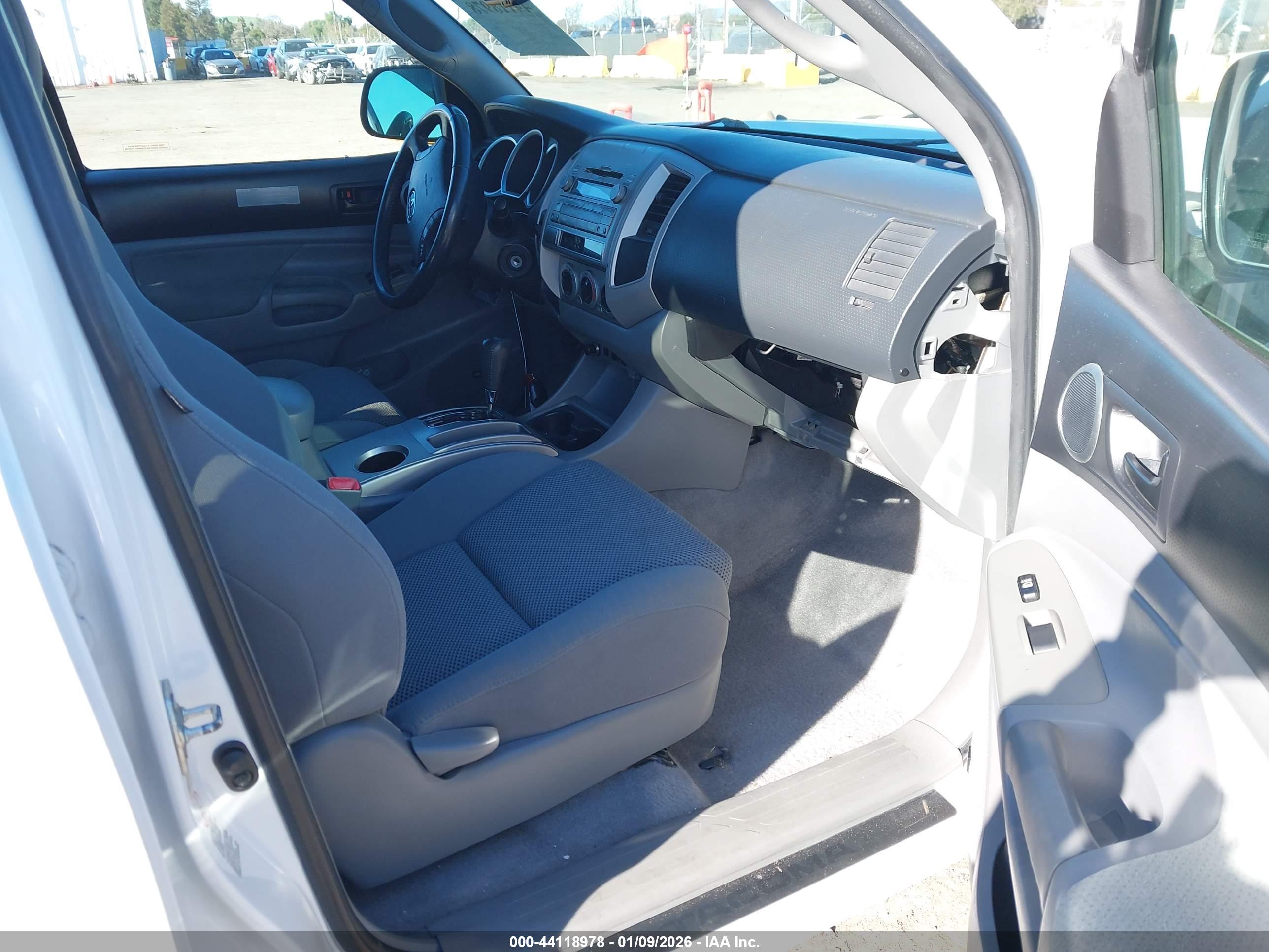 TOYOTA TACOMA image 5
