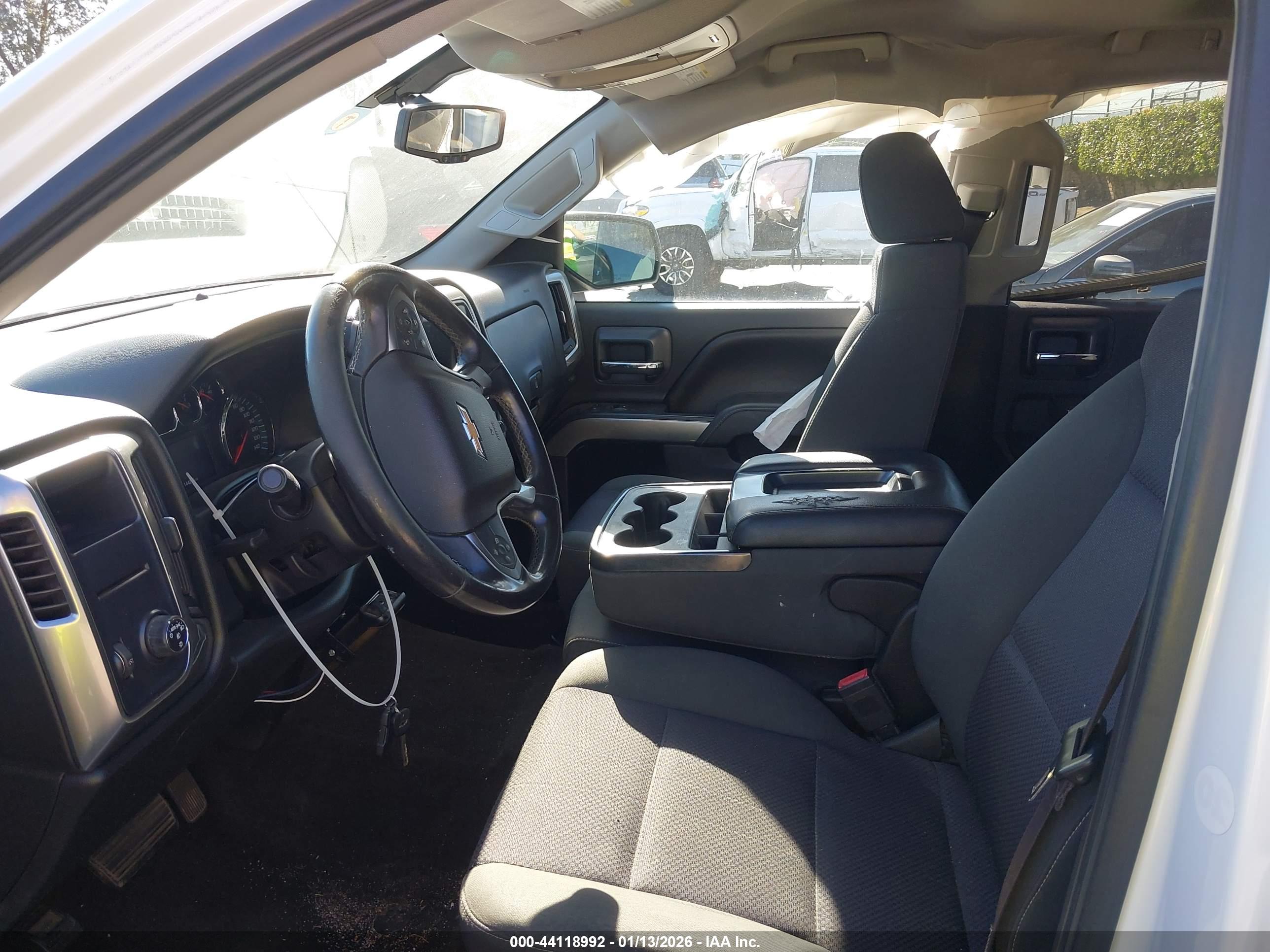 CHEVROLET SILVERADO image 5