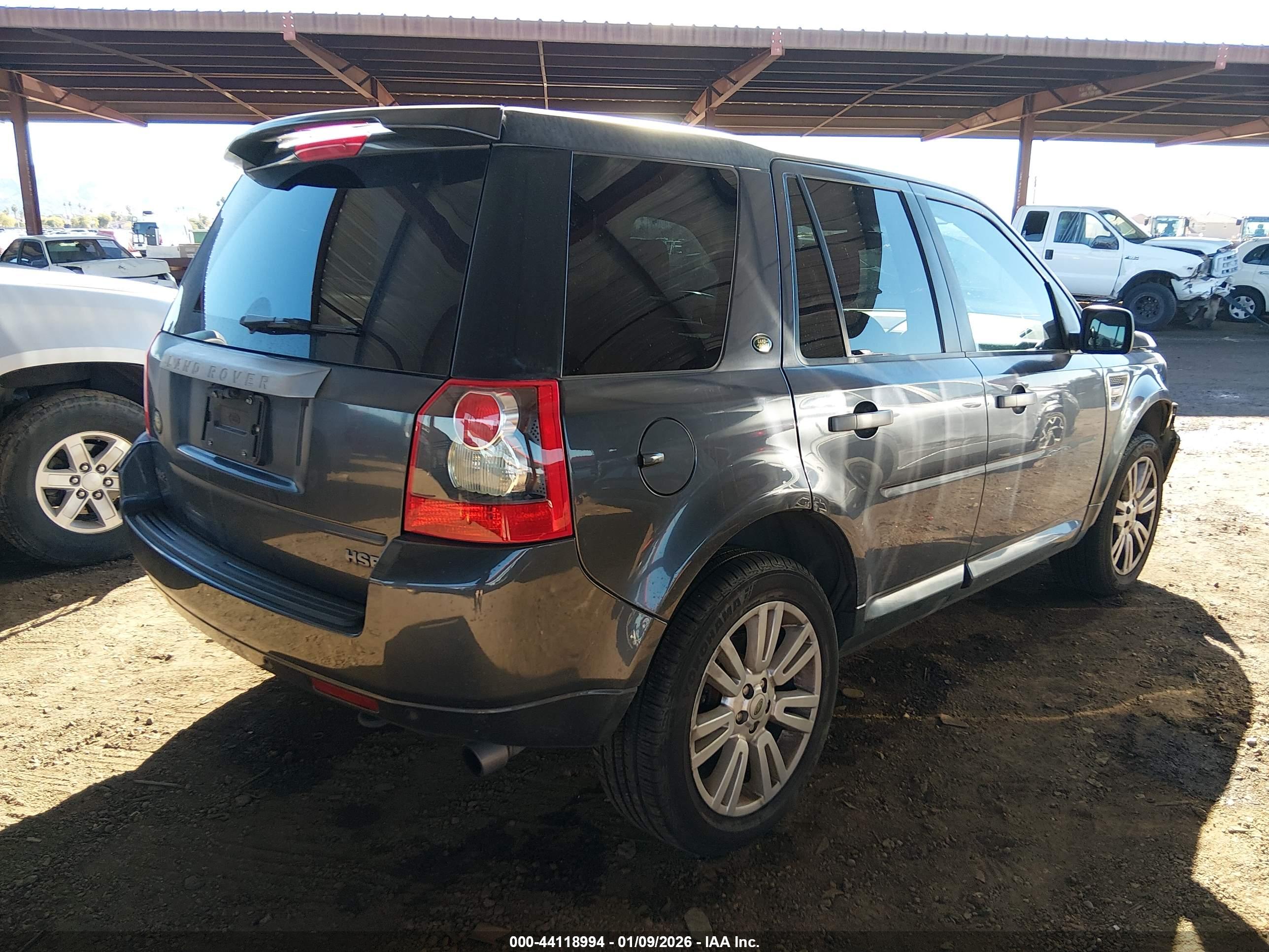 LAND ROVER image 4