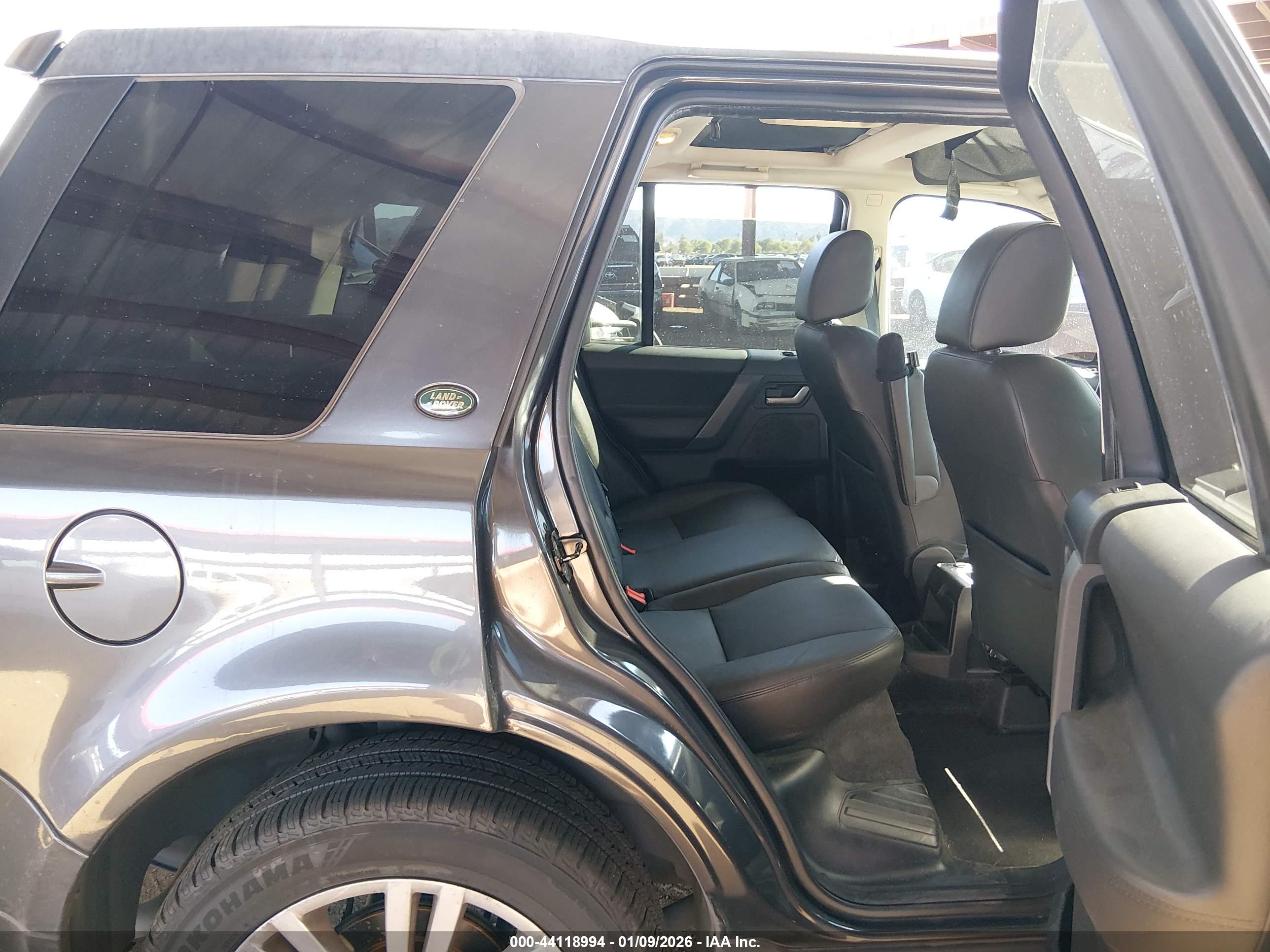 LAND ROVER image 8