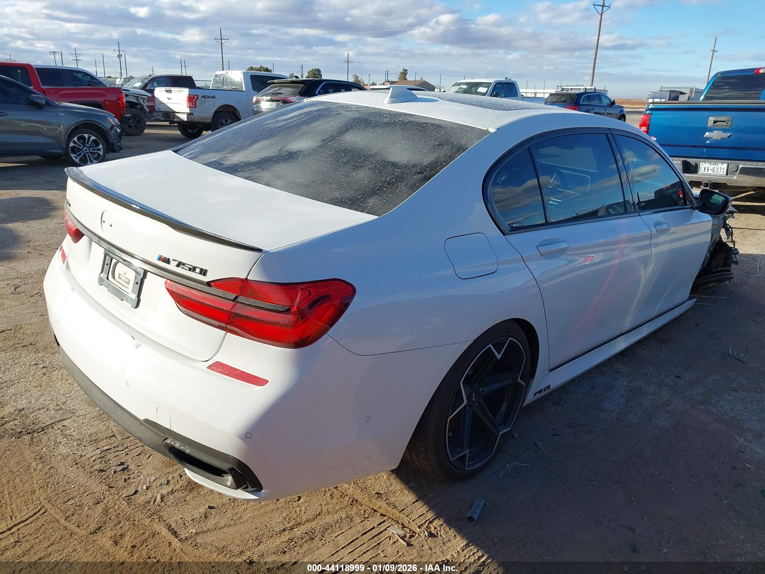 BMW 750I image 4