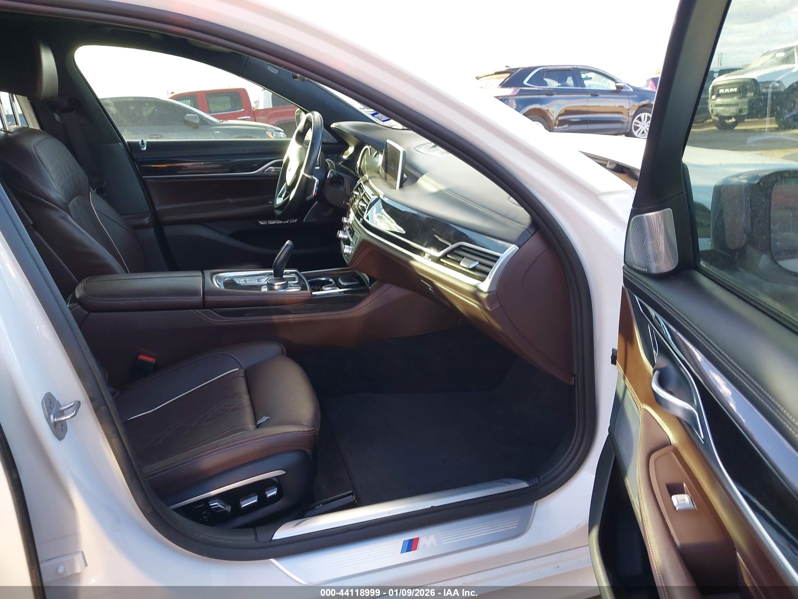 BMW 750I image 5