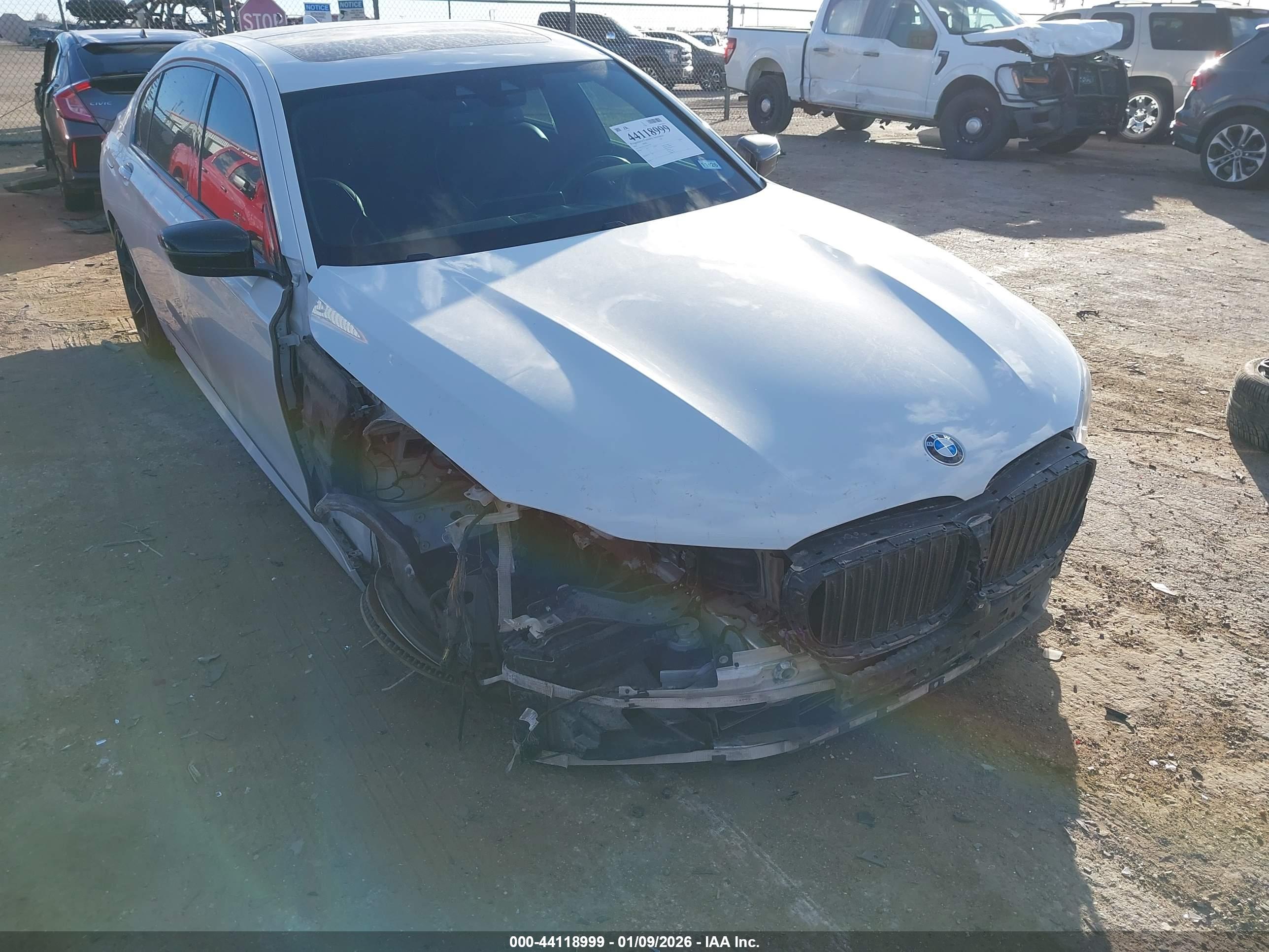 BMW 750I image 6