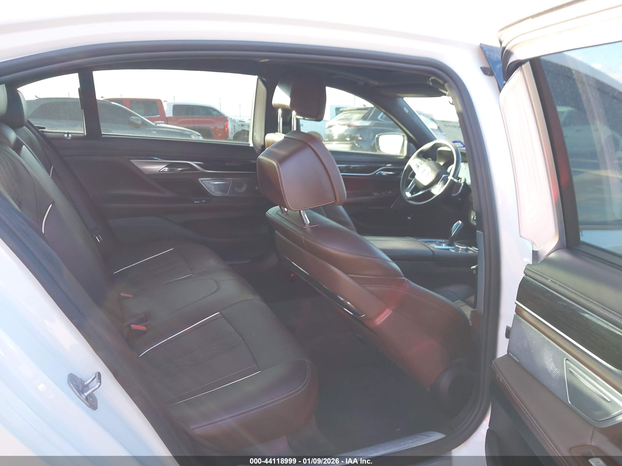 BMW 750I image 8