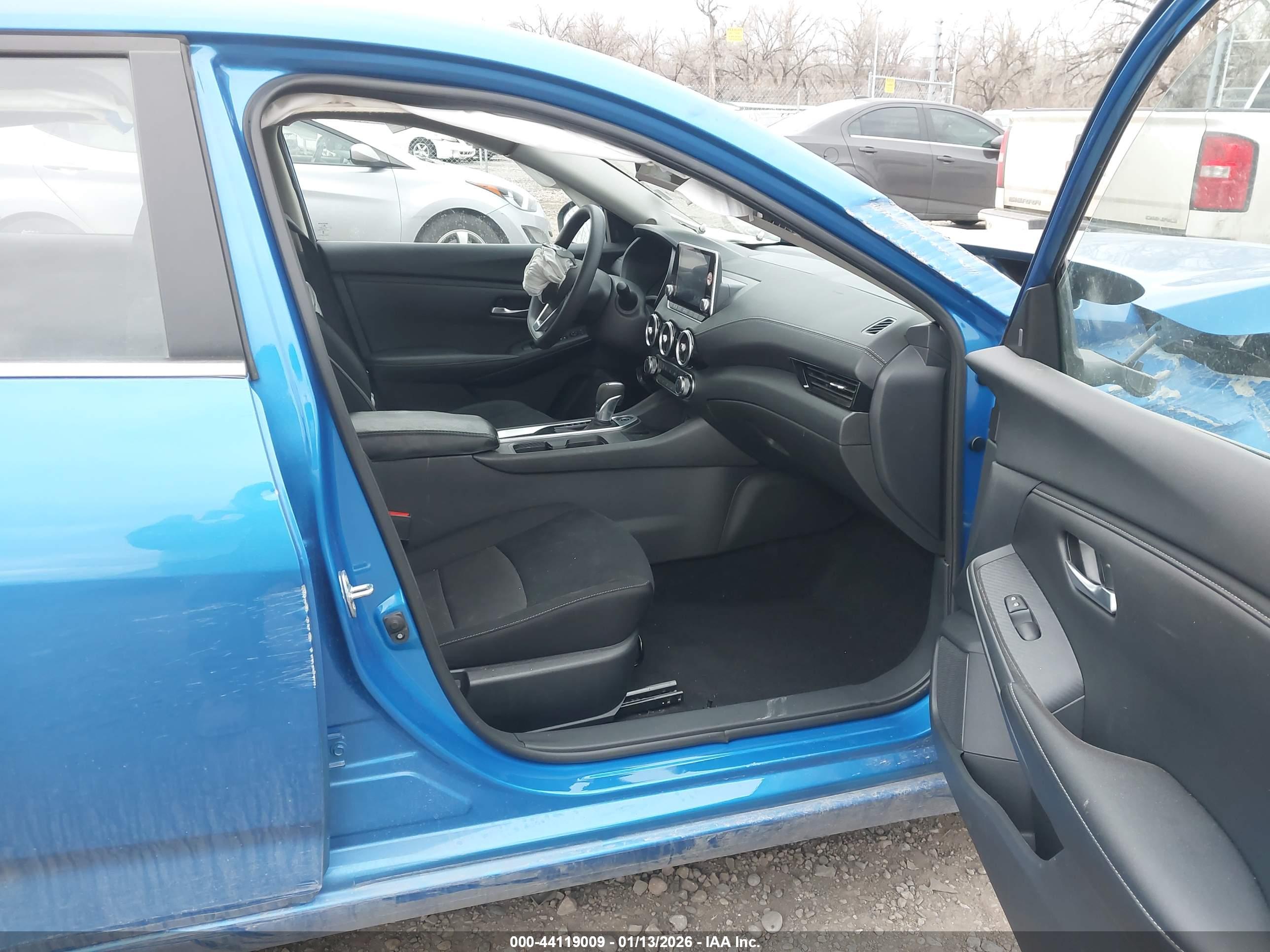 NISSAN SENTRA image 5