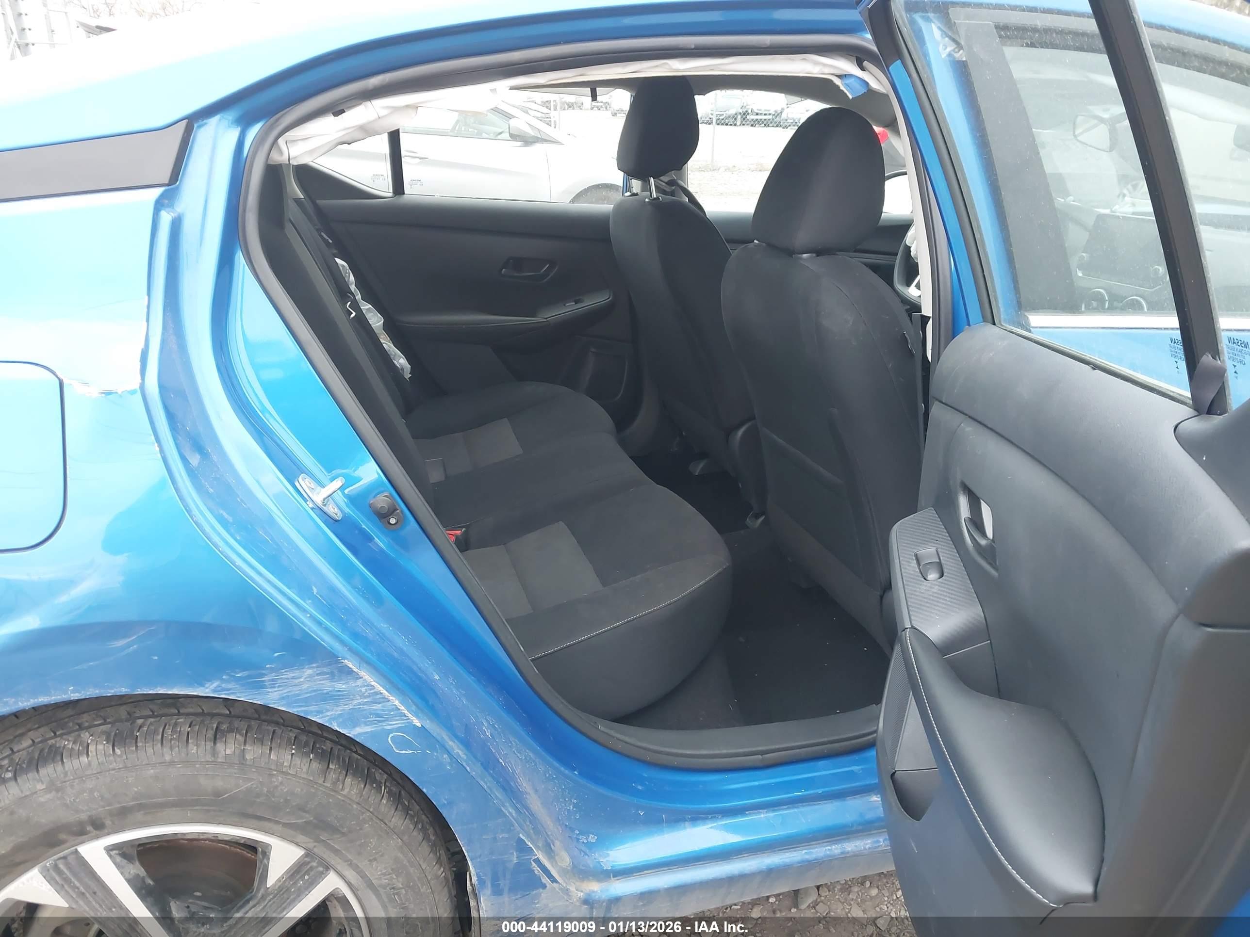 NISSAN SENTRA image 8