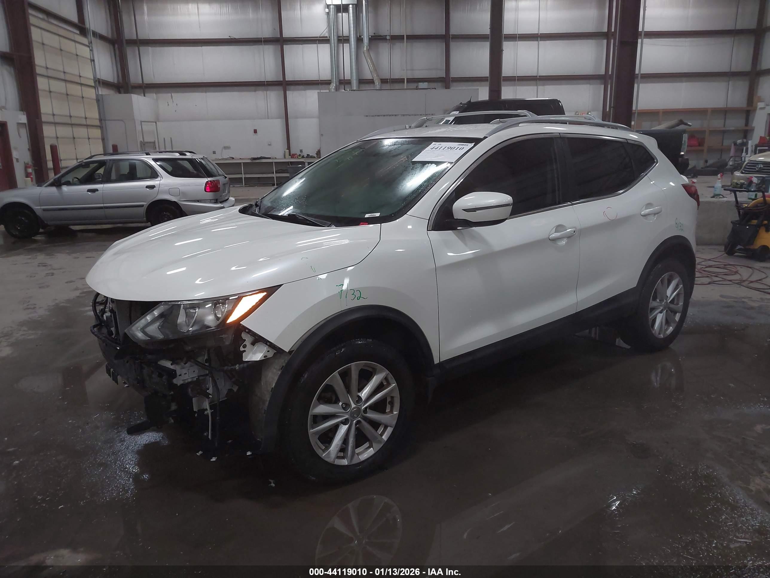 NISSAN ROGUE image 2