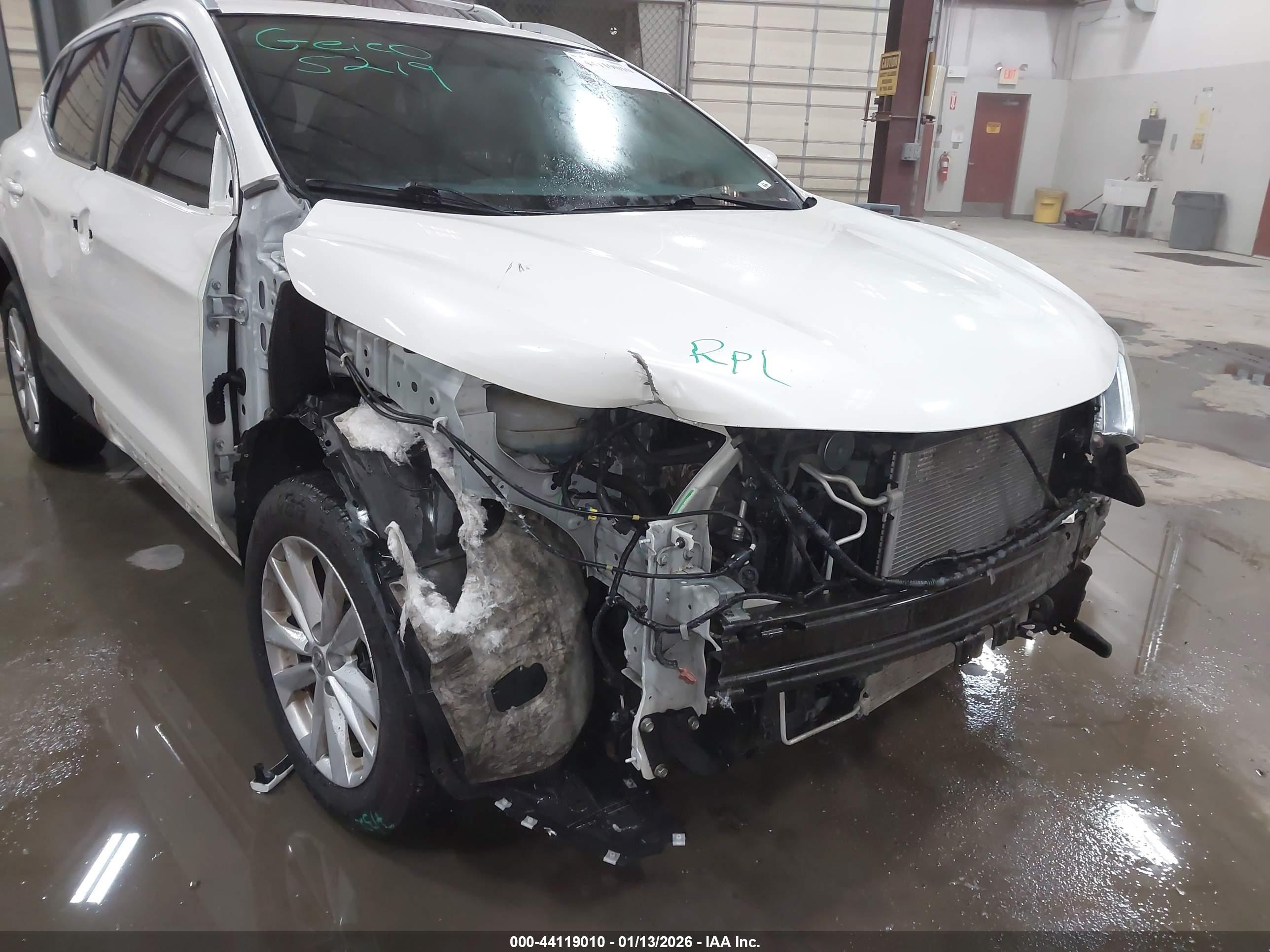 NISSAN ROGUE image 6