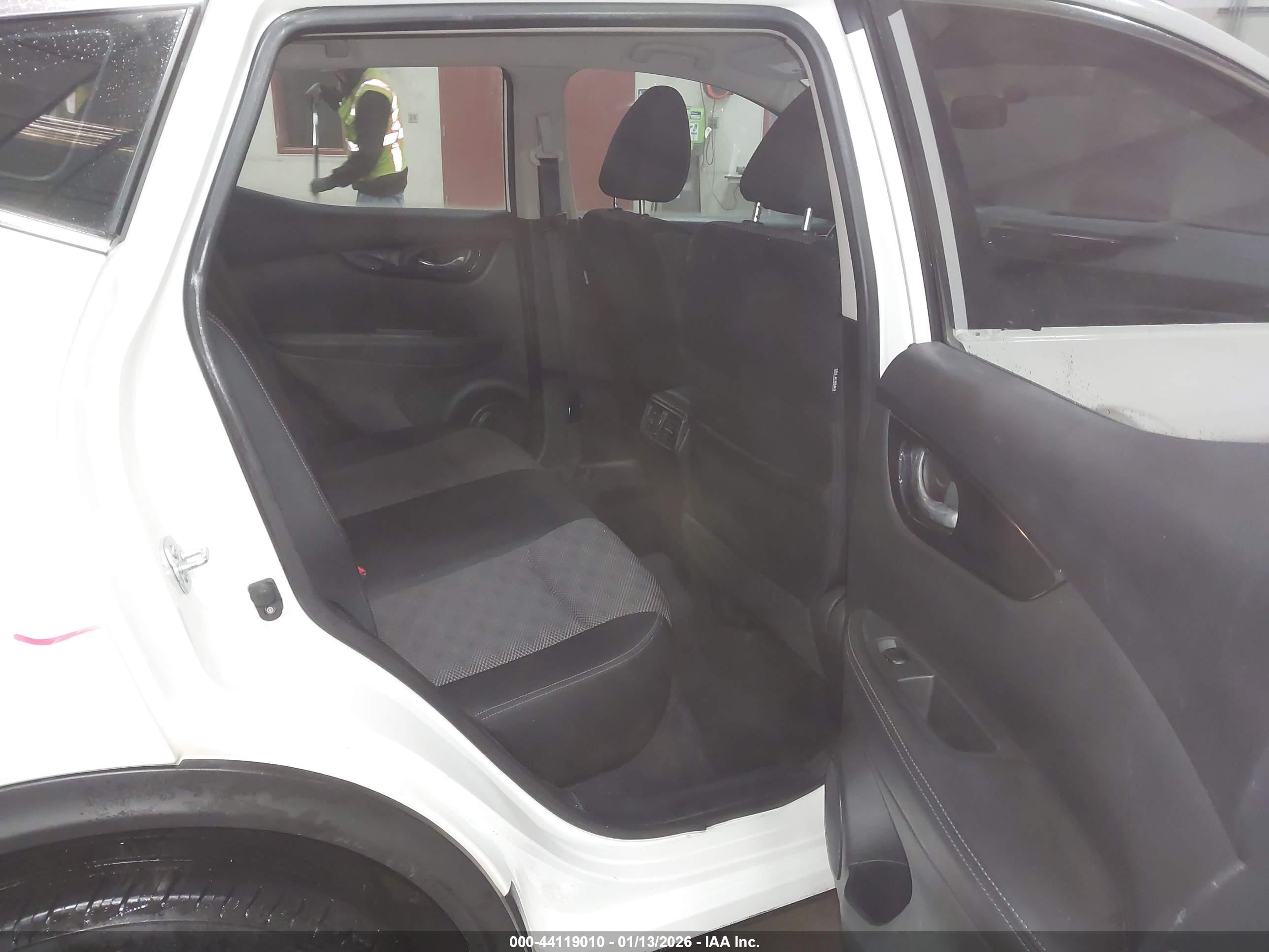 NISSAN ROGUE image 8