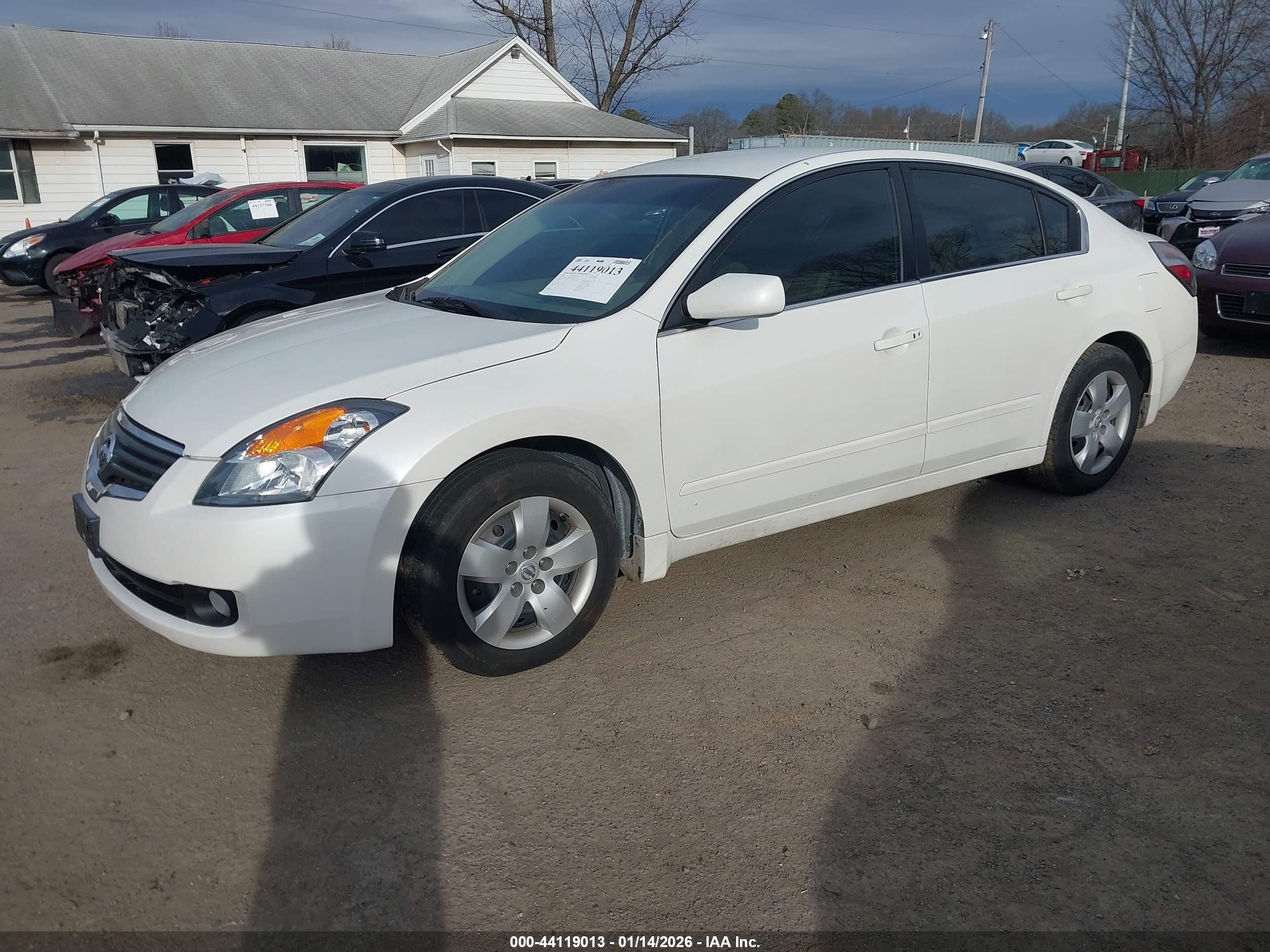 NISSAN ALTIMA image 2