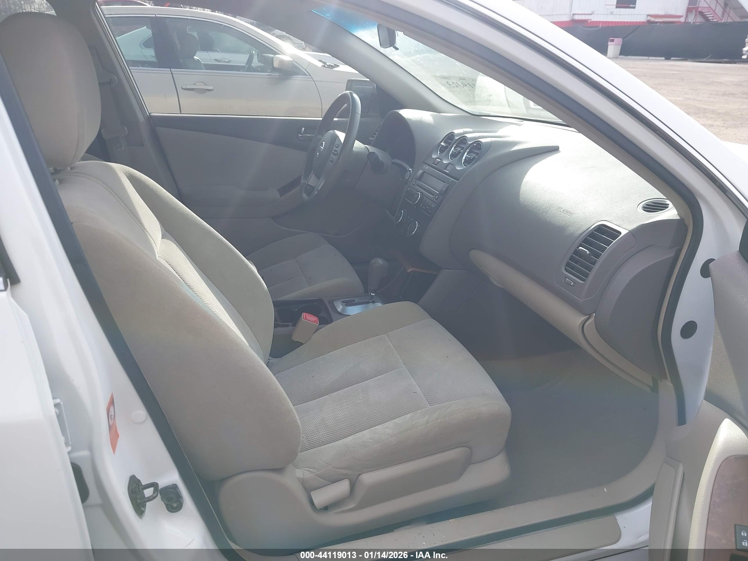 NISSAN ALTIMA image 5
