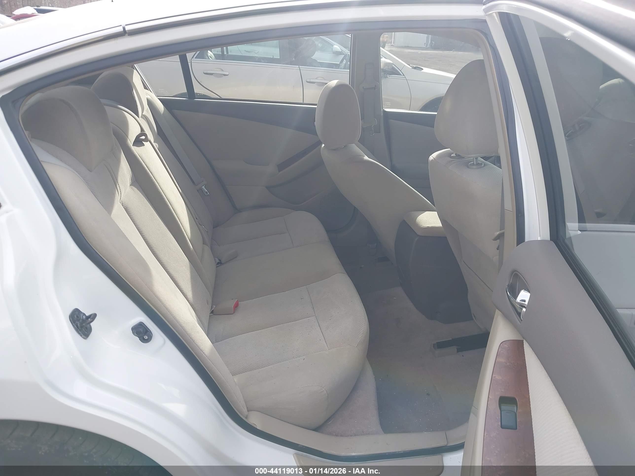 NISSAN ALTIMA image 8