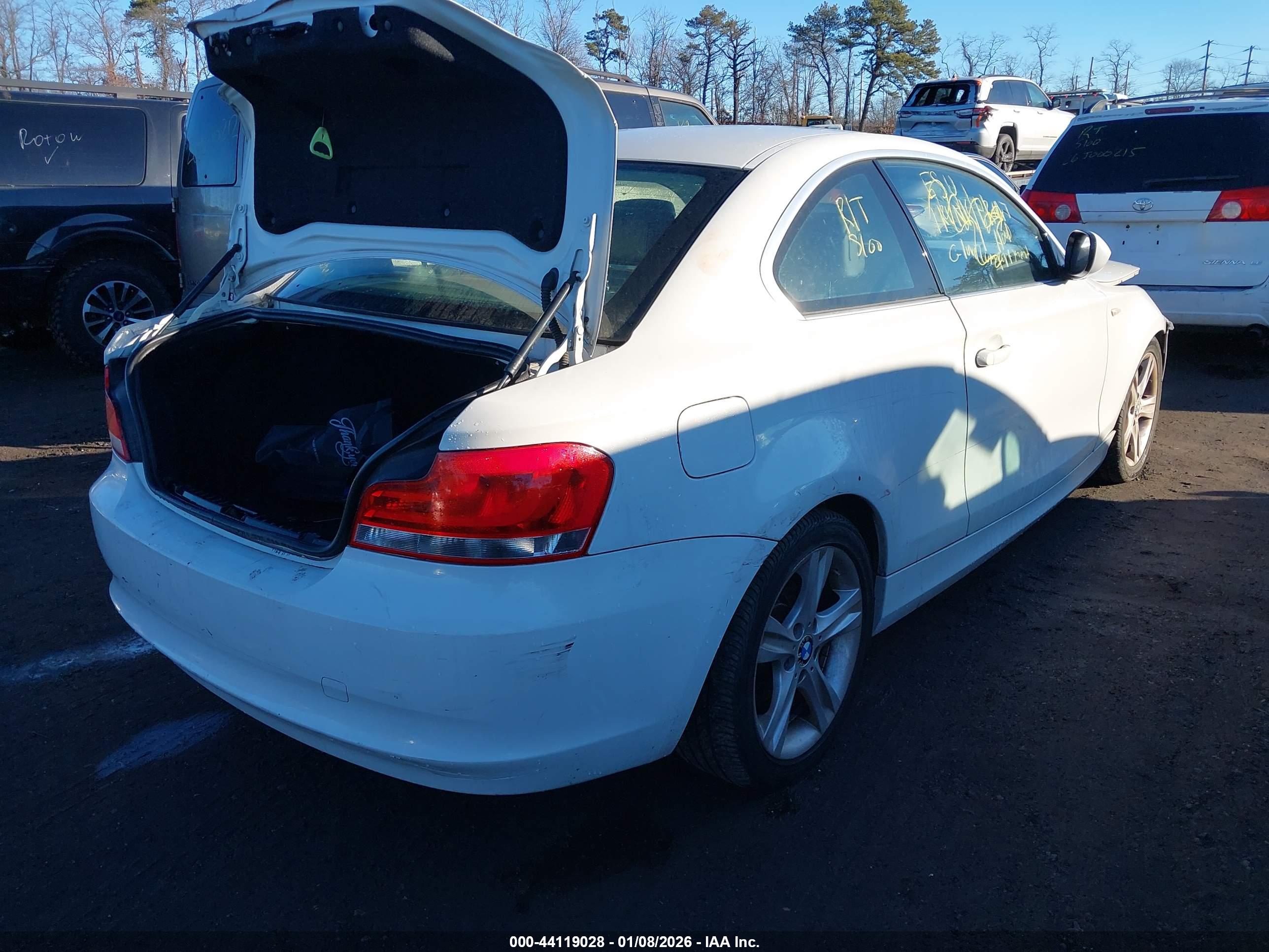 BMW 128I image 4