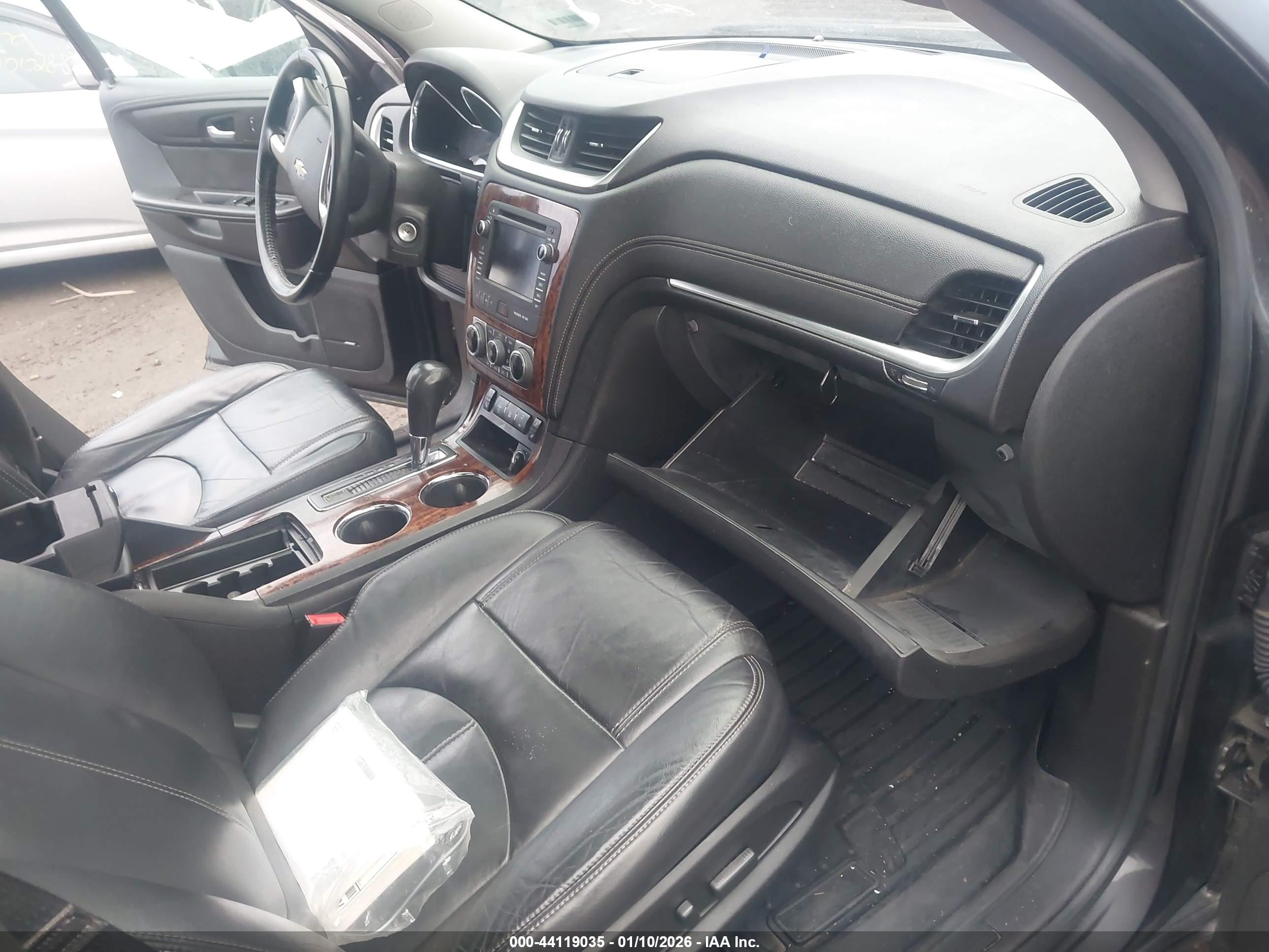 CHEVROLET TRAVERSE image 5