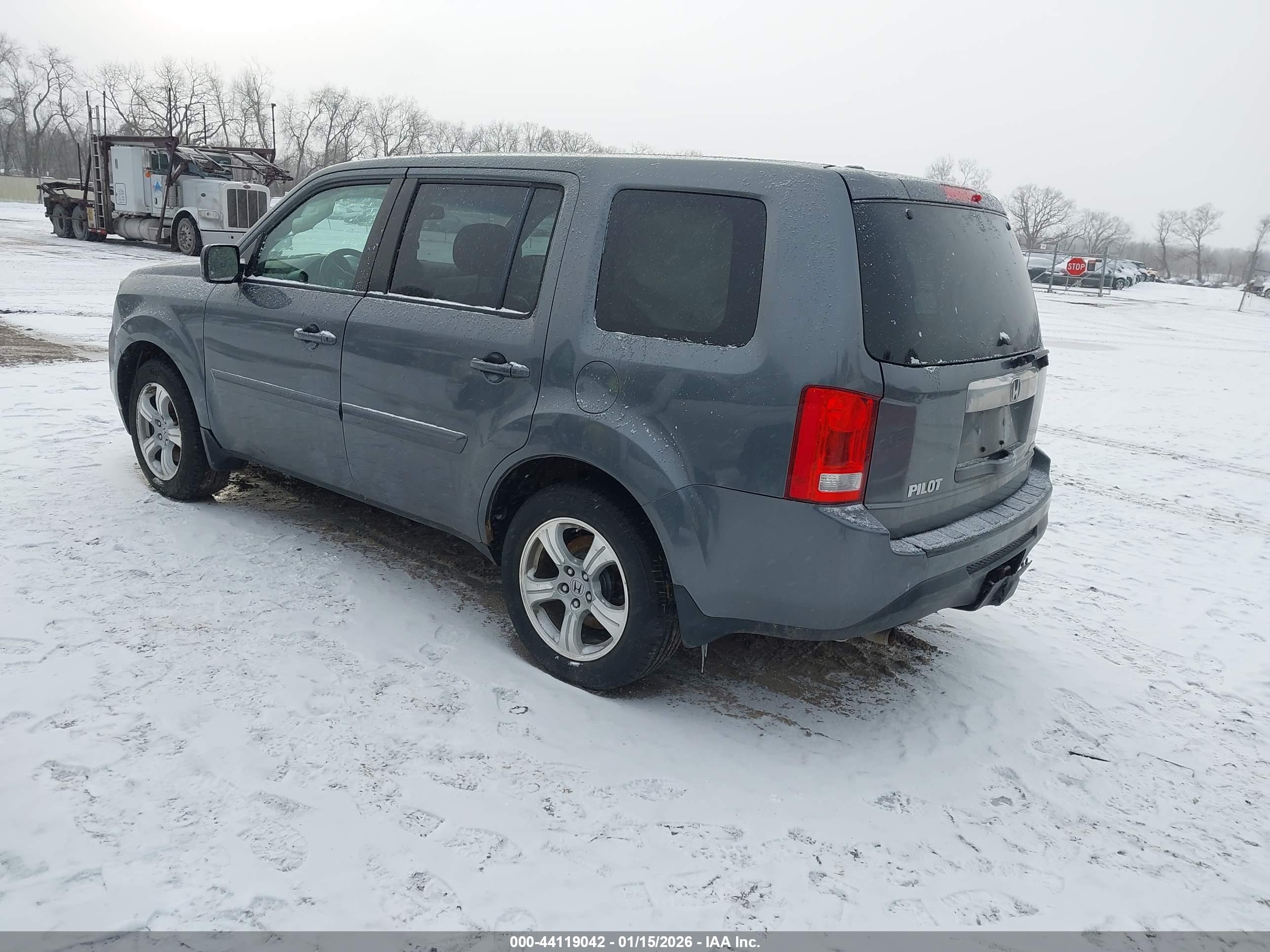 HONDA PILOT image 3