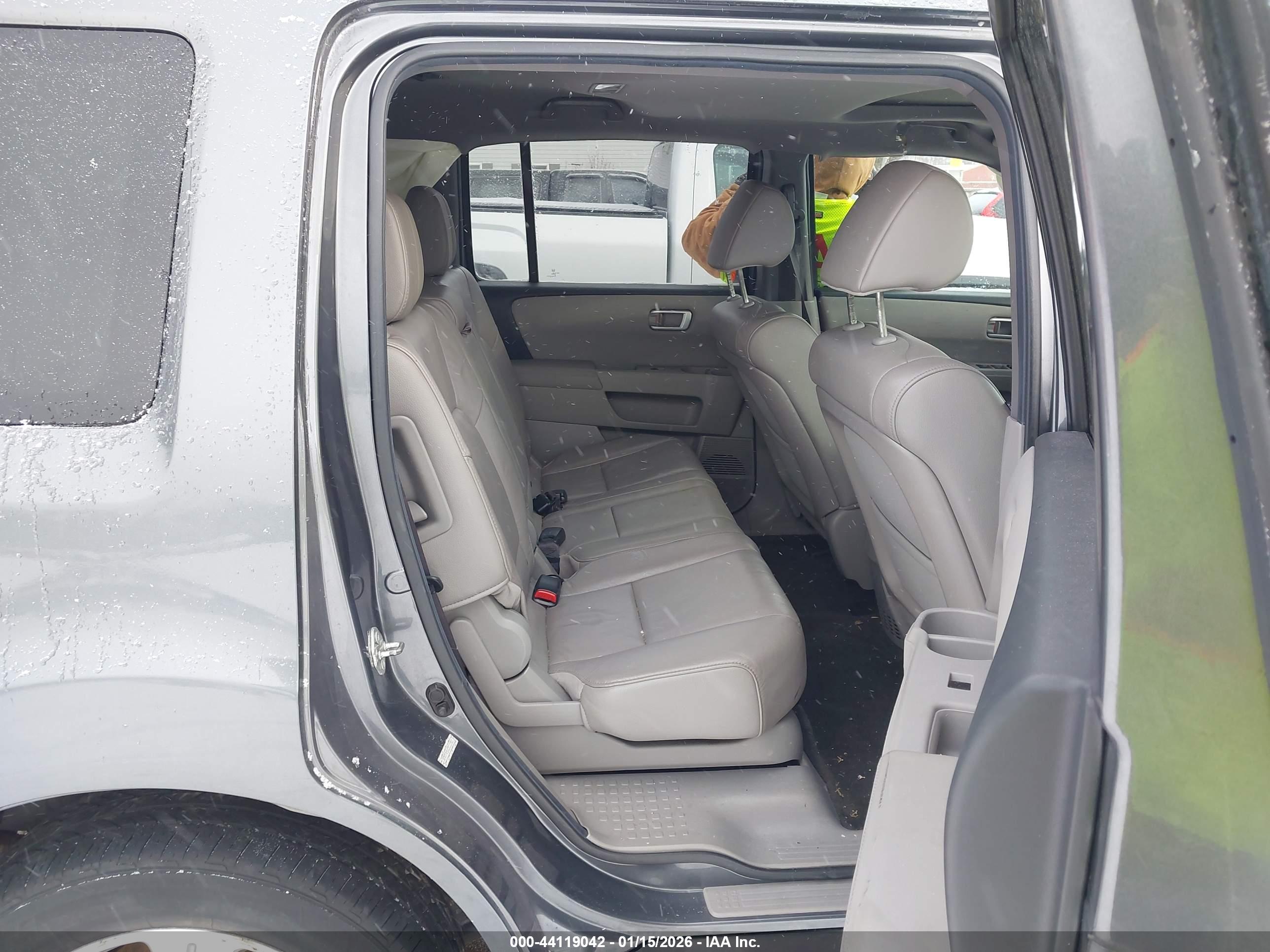 HONDA PILOT image 8