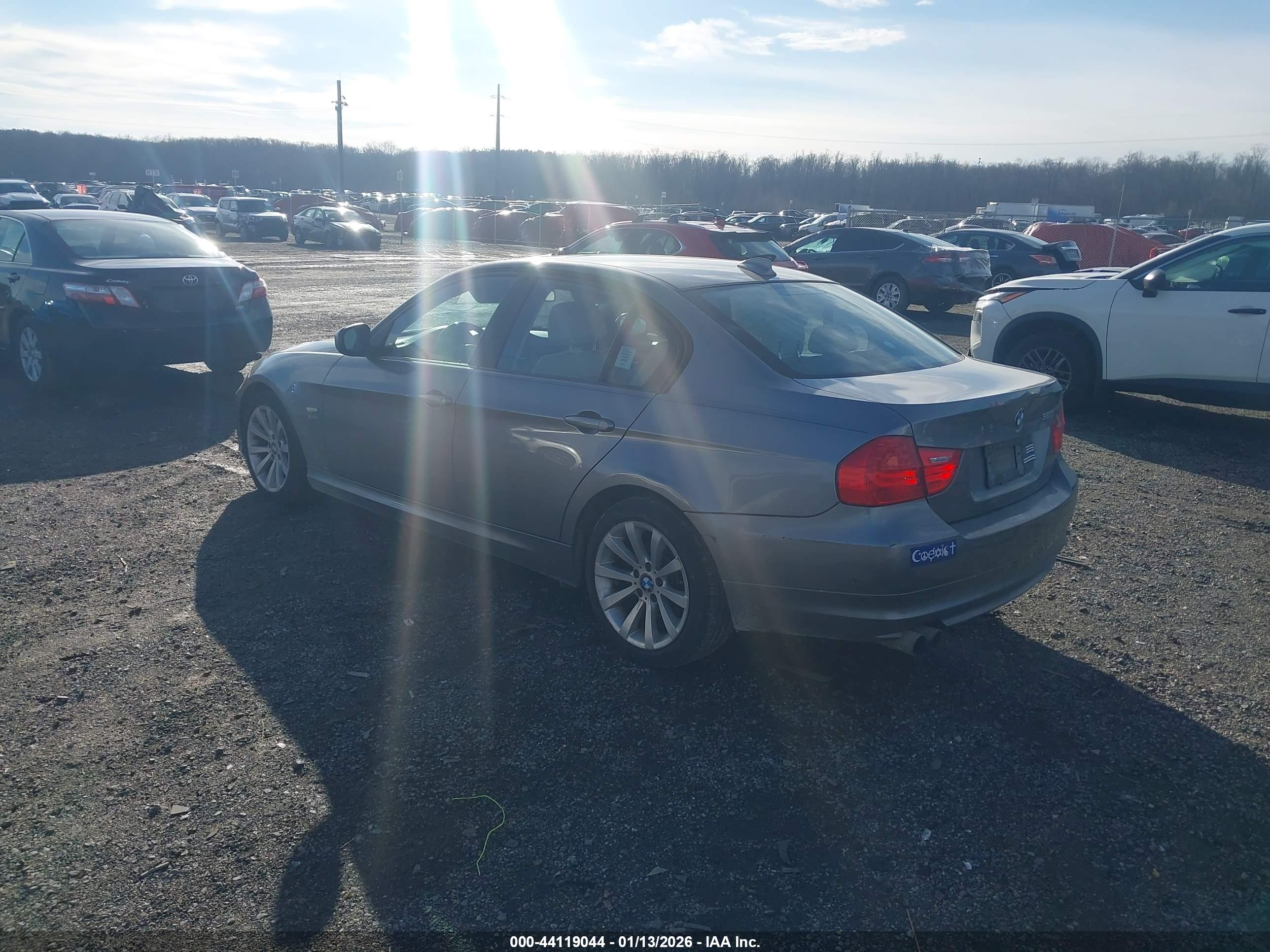 BMW 328I image 3