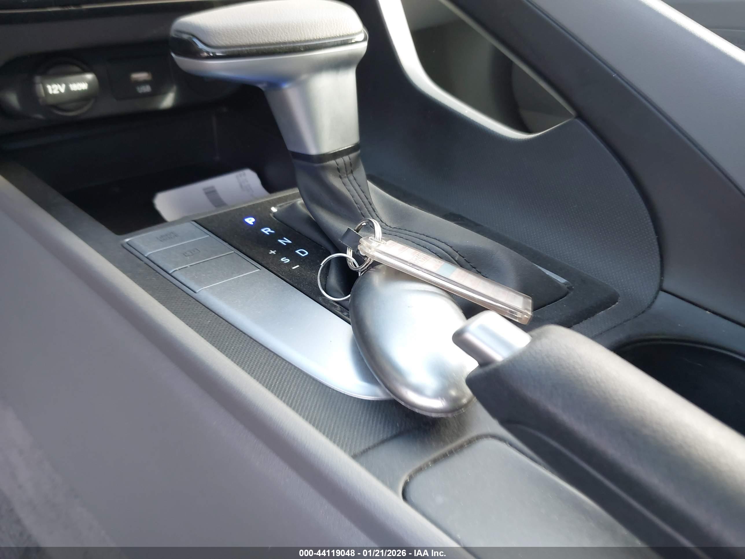 HYUNDAI ELANTRA image 11