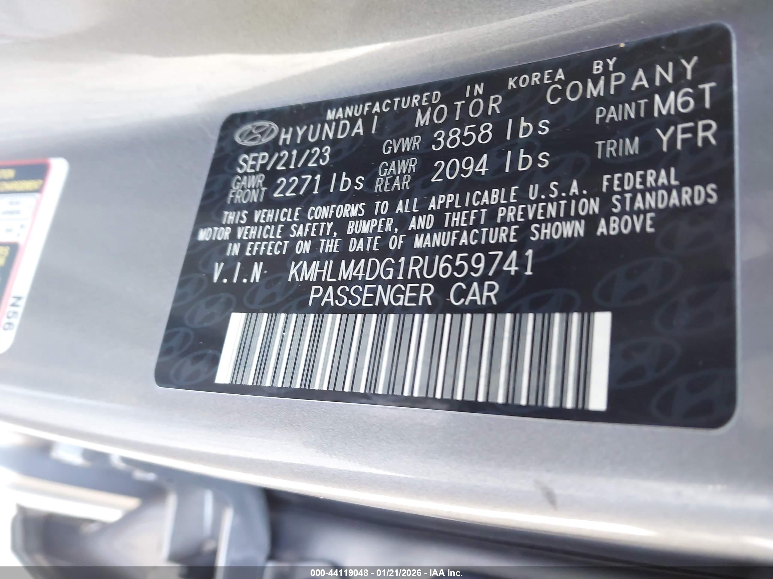 HYUNDAI ELANTRA image 9