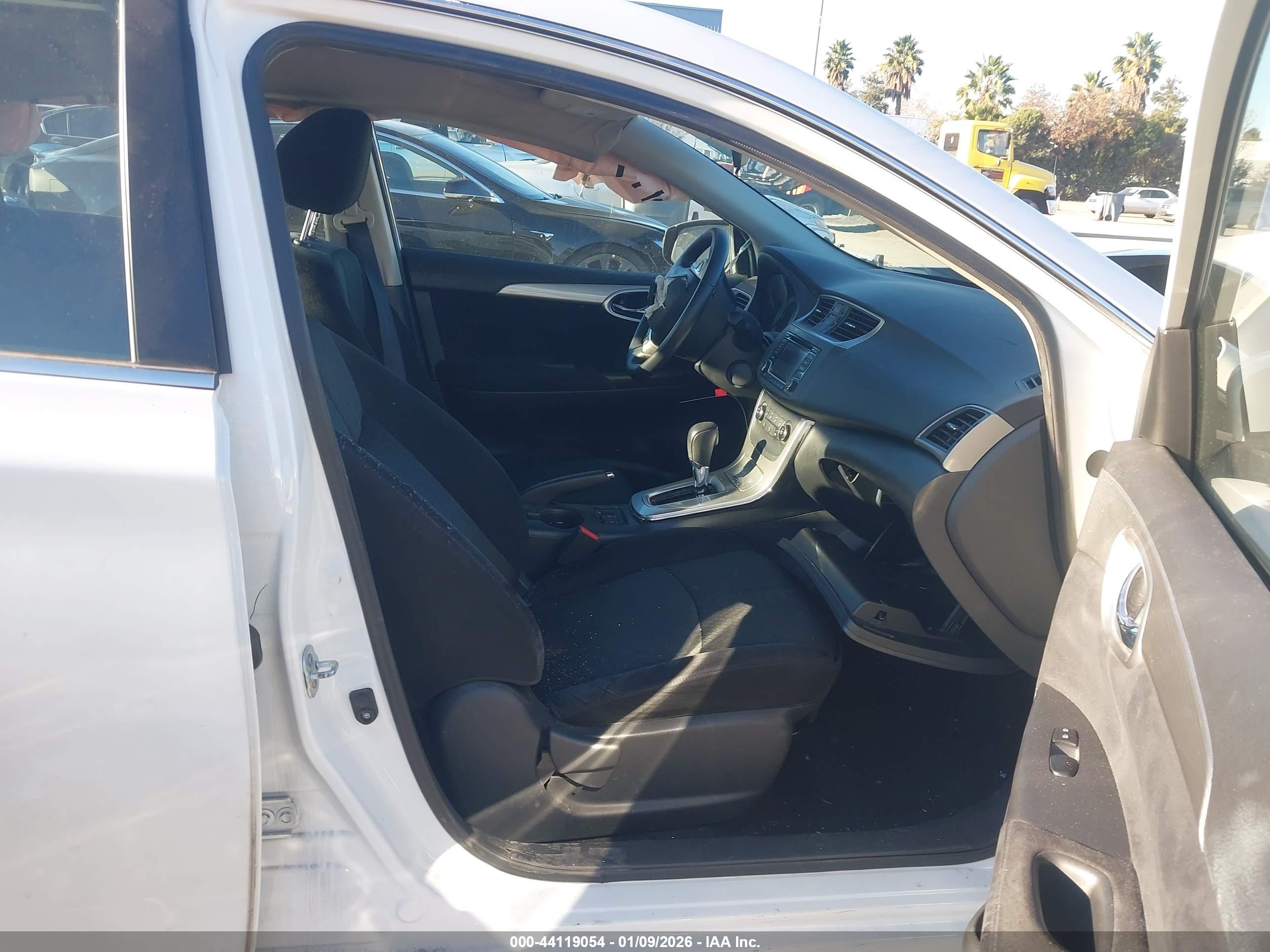 NISSAN SENTRA image 5