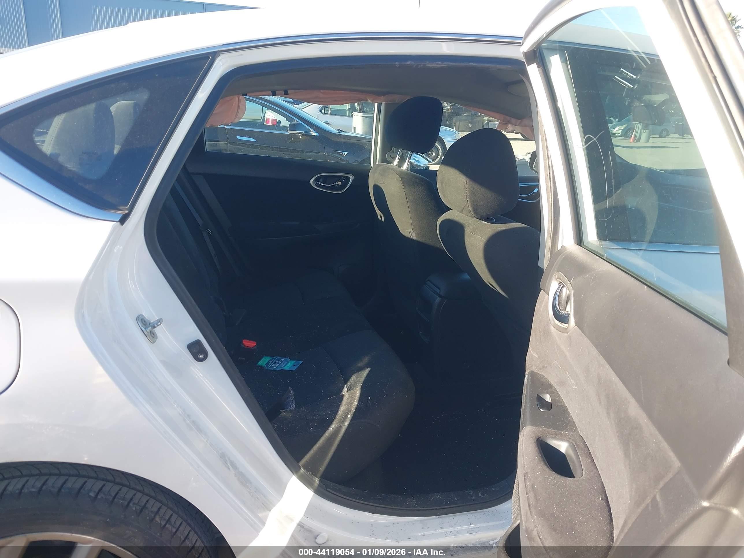 NISSAN SENTRA image 8