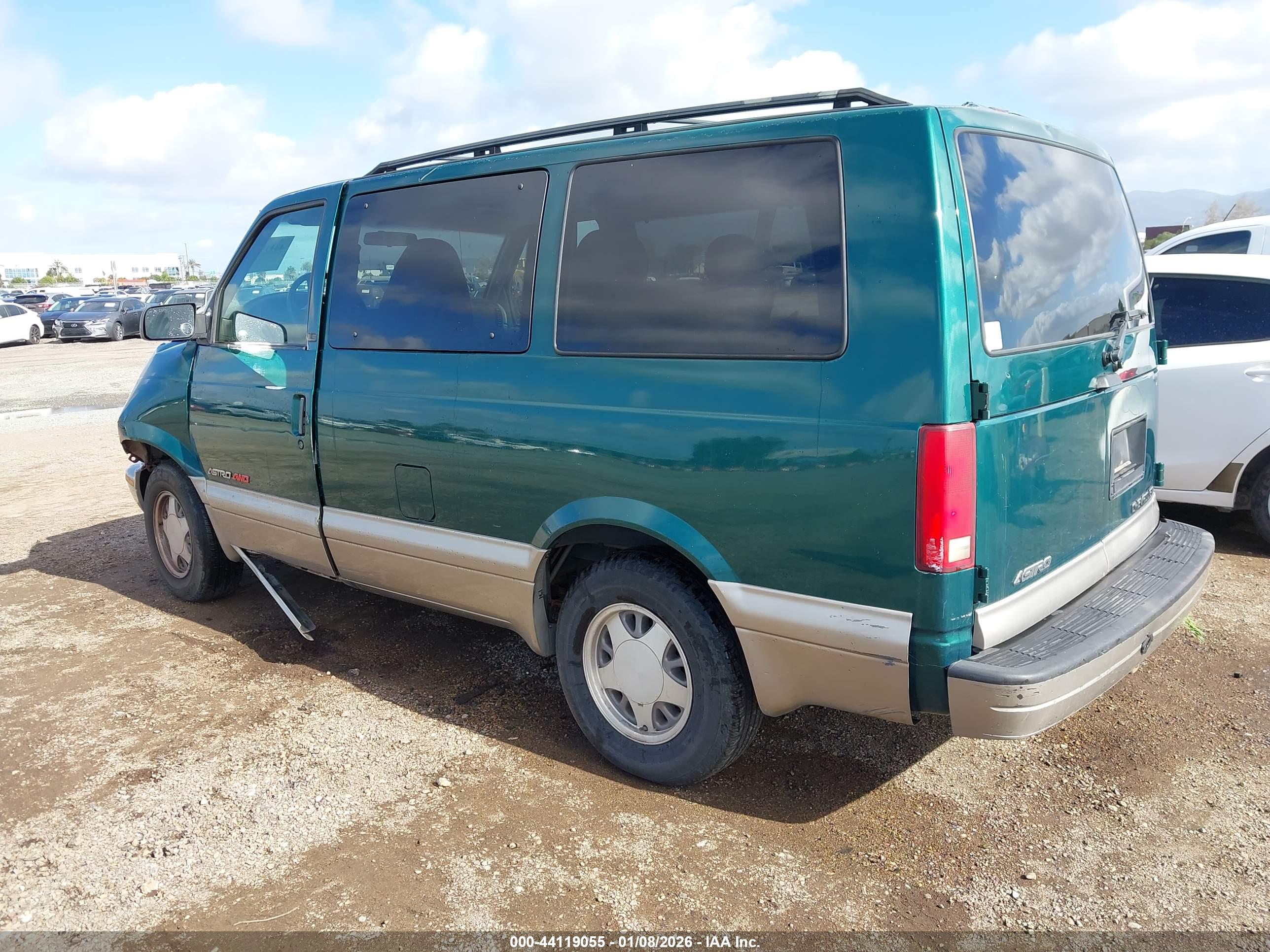 CHEVROLET ASTRO image 3