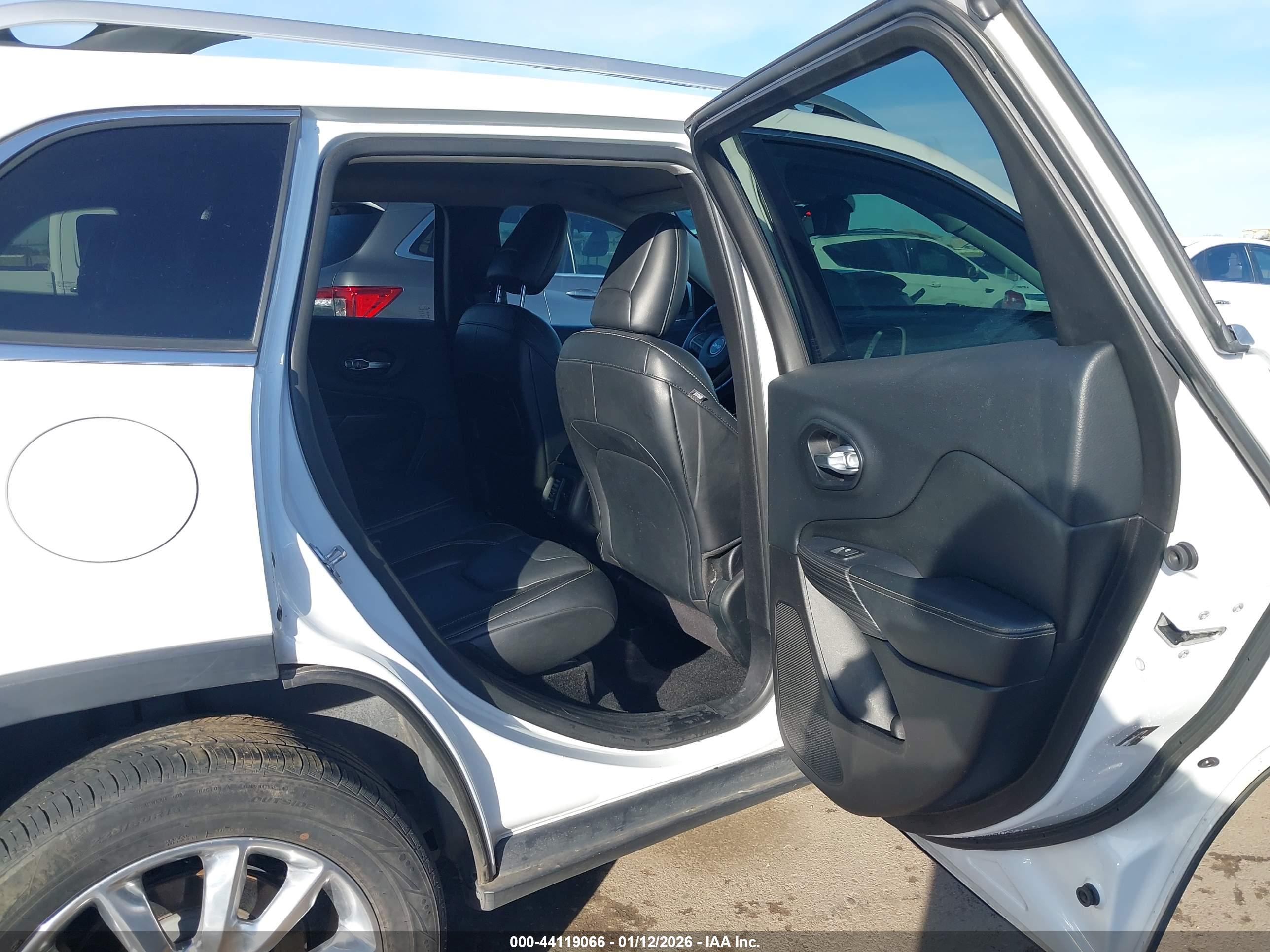 JEEP CHEROKEE image 8