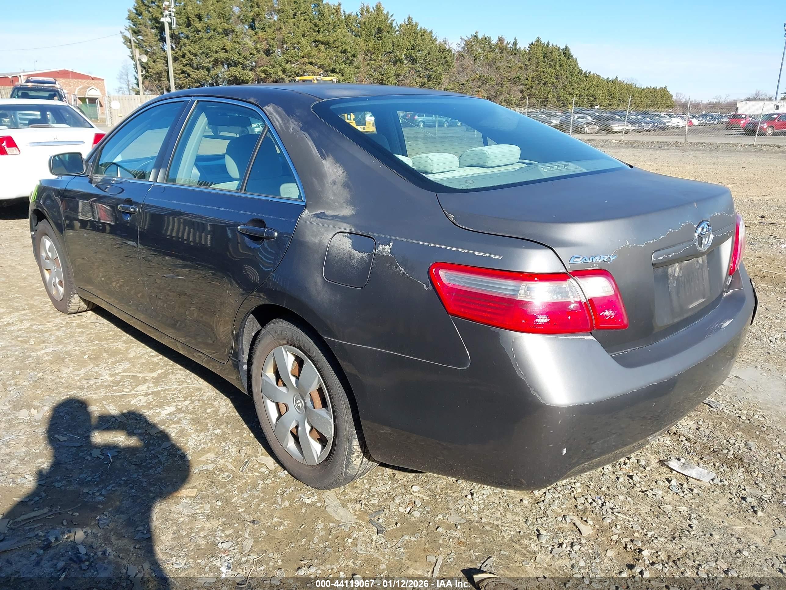 TOYOTA CAMRY image 3