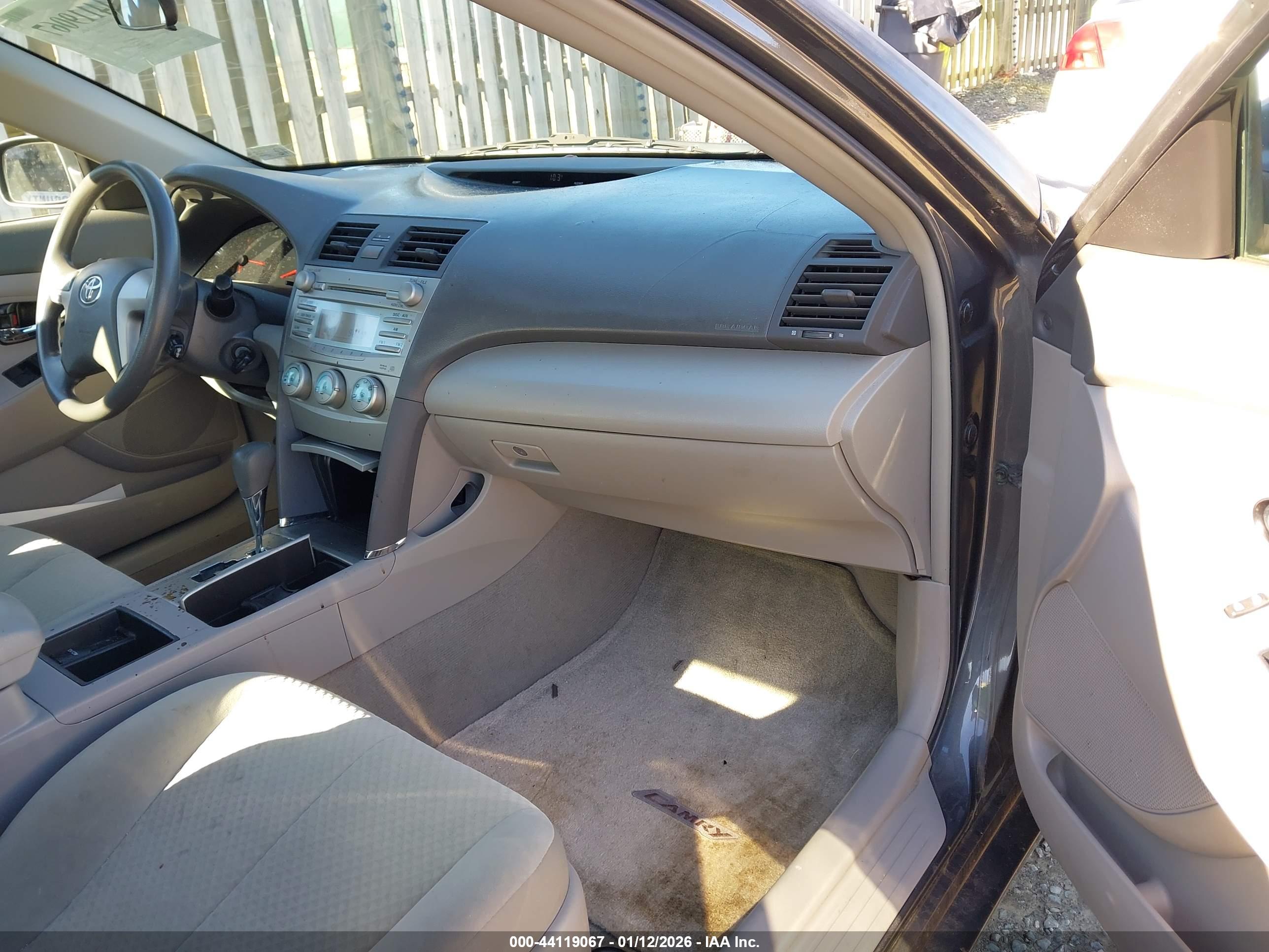 TOYOTA CAMRY image 5