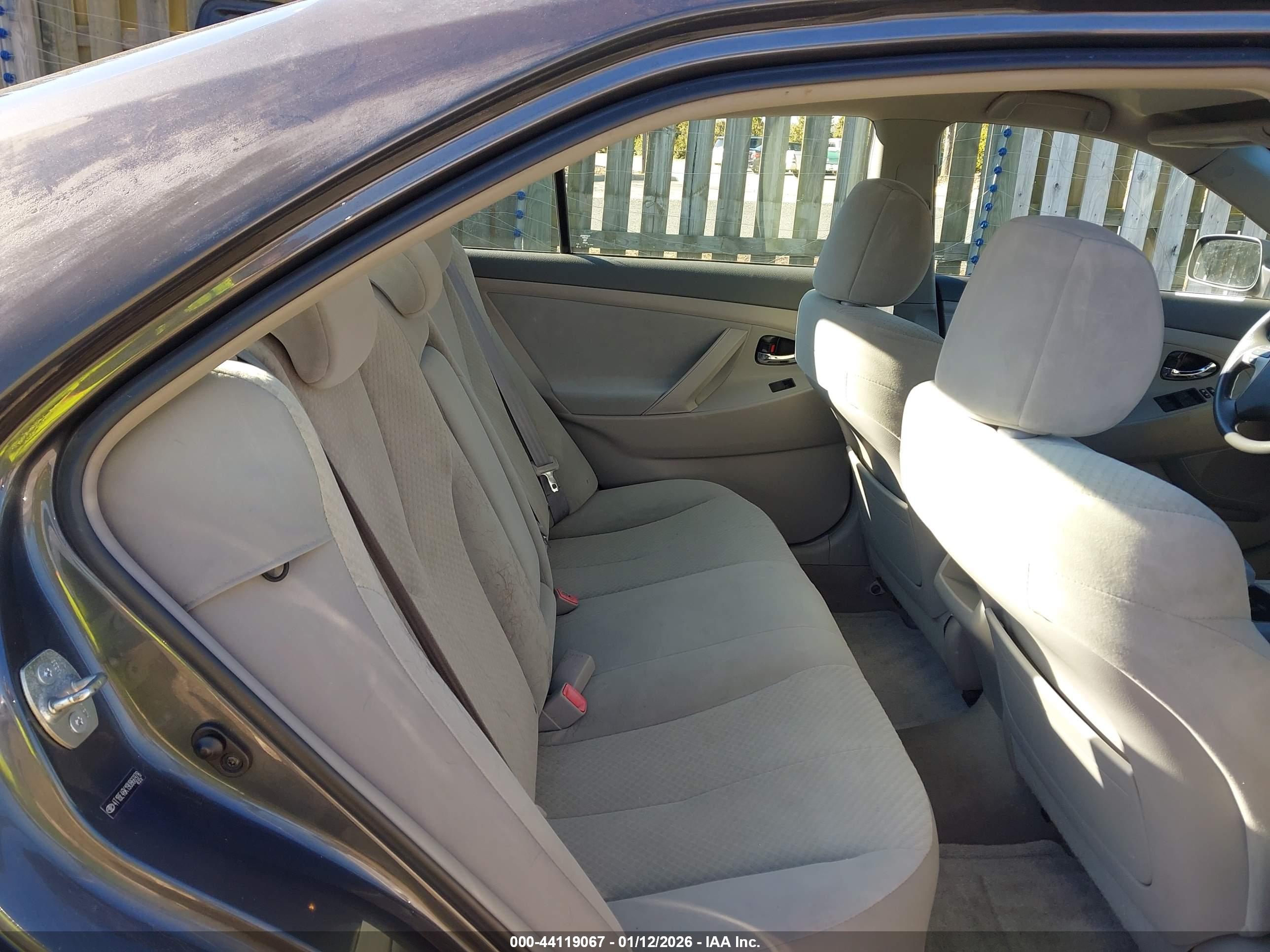 TOYOTA CAMRY image 8
