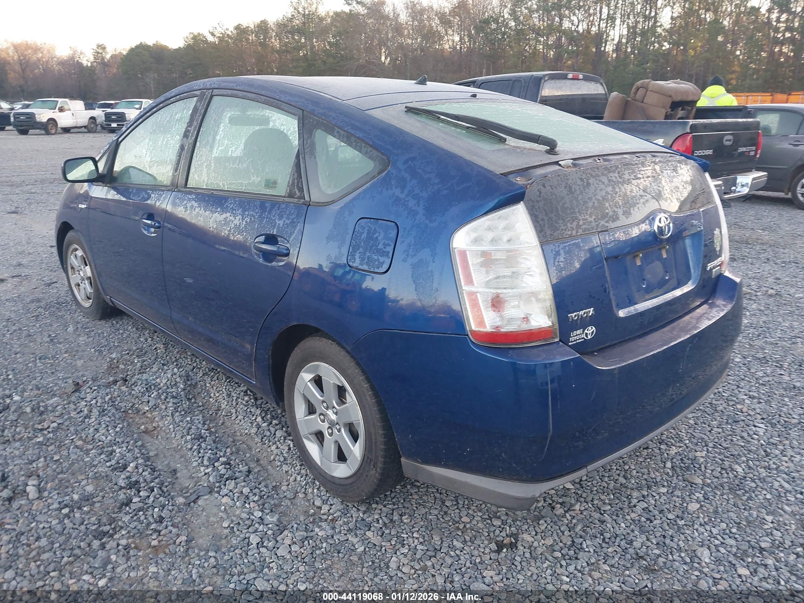 TOYOTA PRIUS image 3